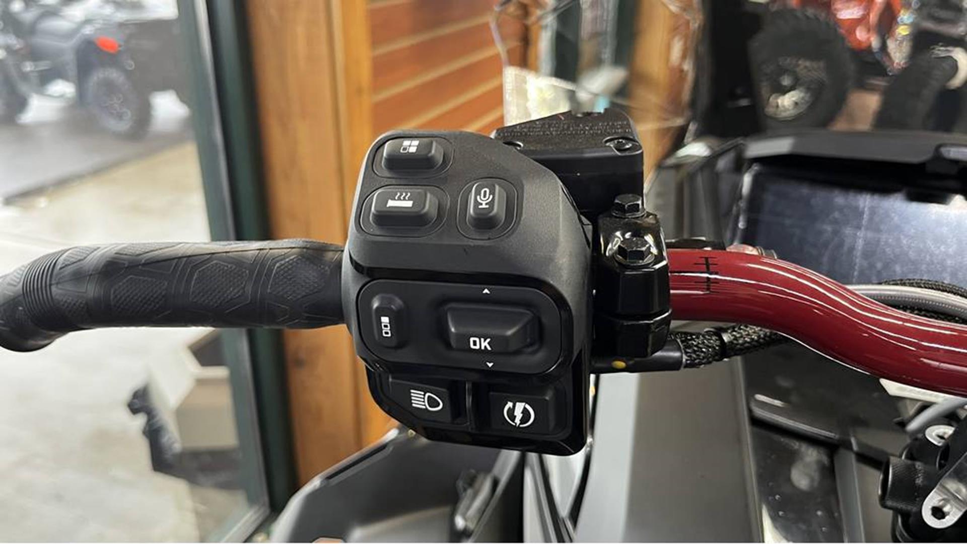 2025 Ski-Doo Renegade Adrenaline w/ Enduro Package 850 E-TEC ES Ice Ripper XT 1.25 w/ 10.25 in. Touchscreen in Ramsey, Minnesota - Photo 9