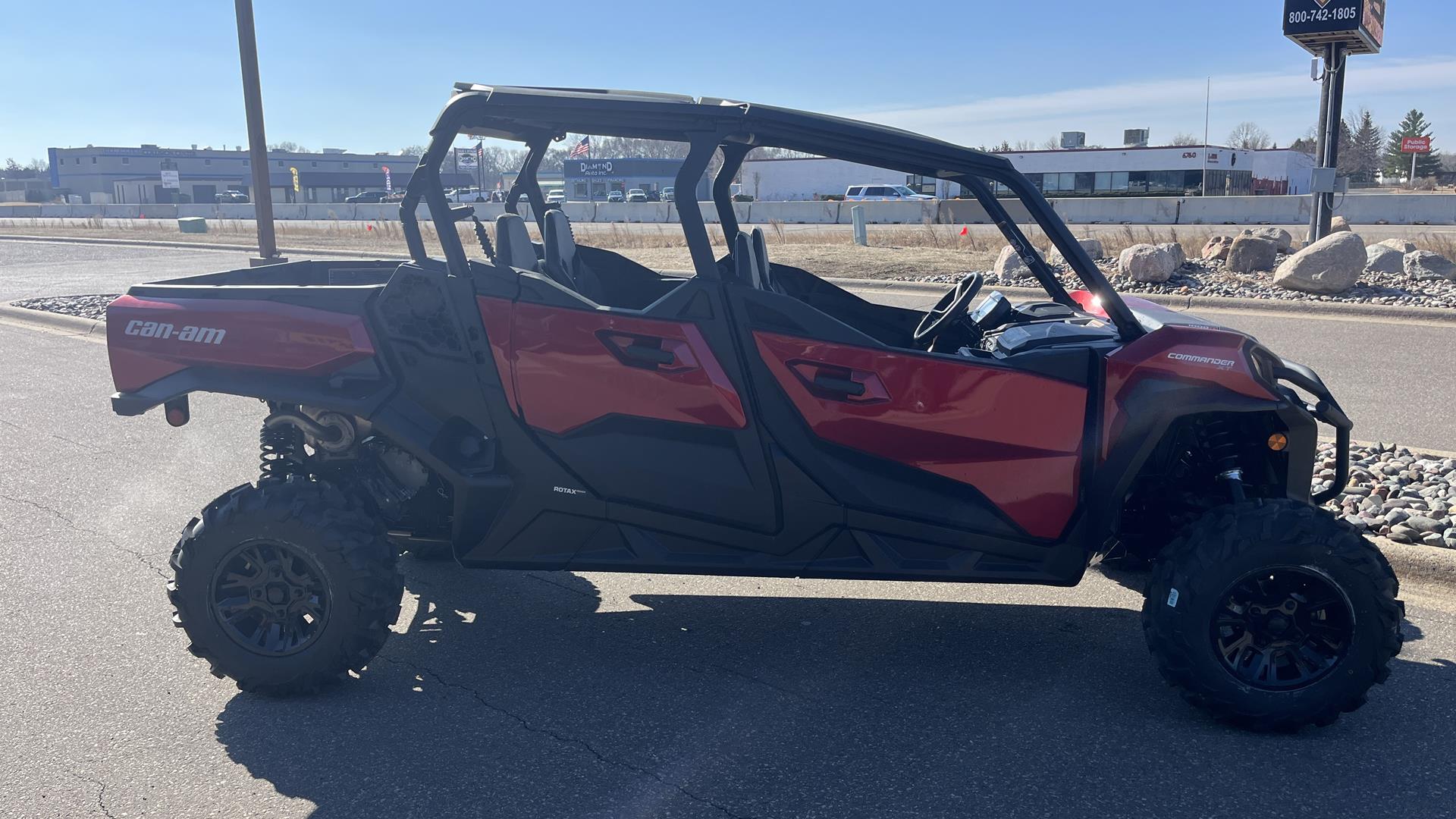 2025 Can-Am Commander MAX XT 1000R in Ramsey, Minnesota - Photo 4