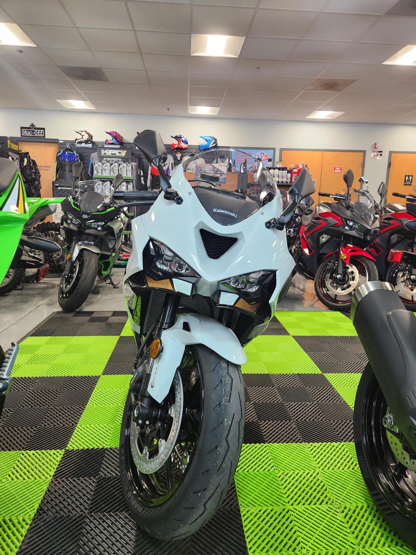 2026 Kawasaki Ninja® ZX-6R ABS 2