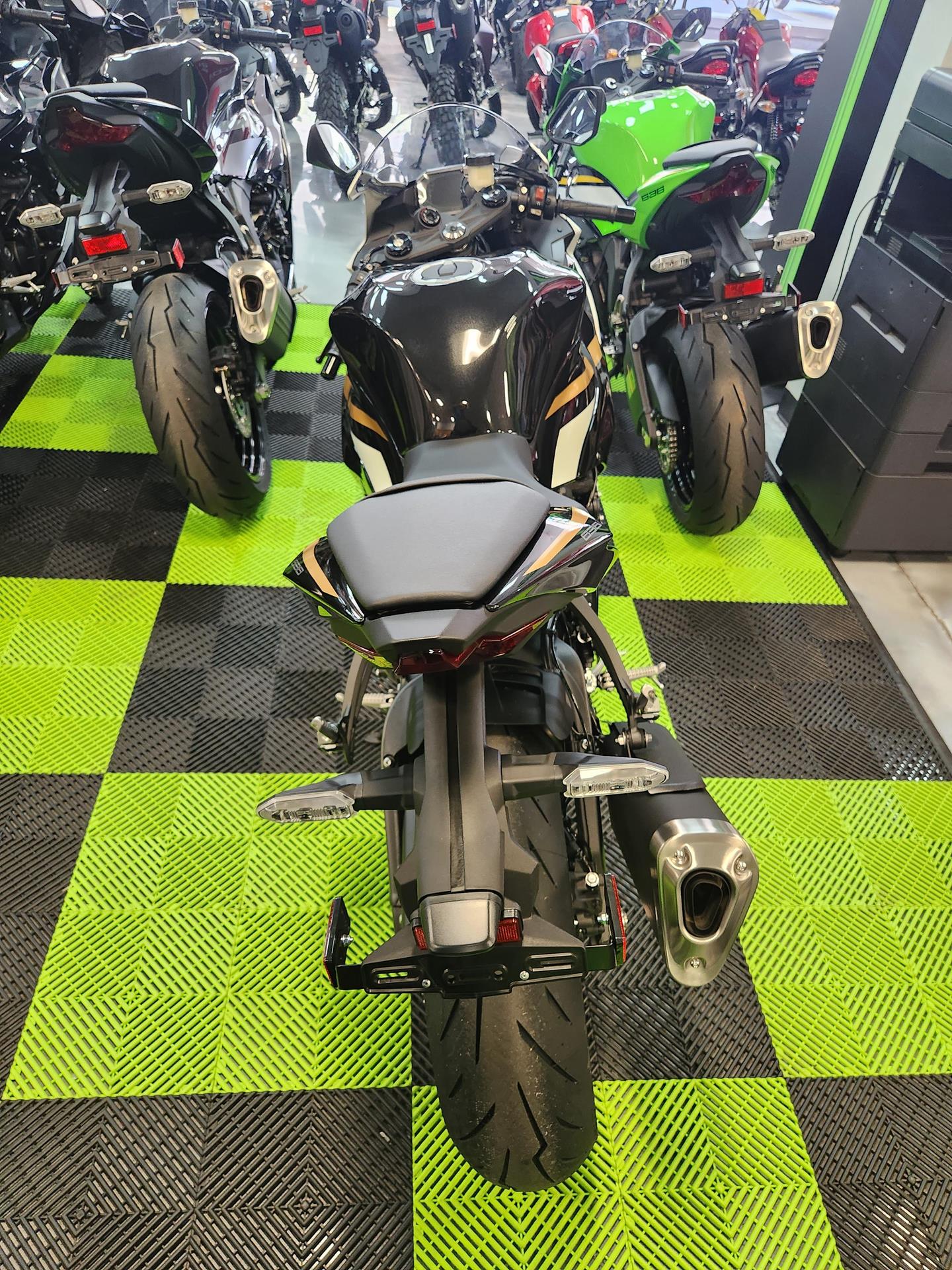 2026 Kawasaki Ninja® ZX-6R ABS 3