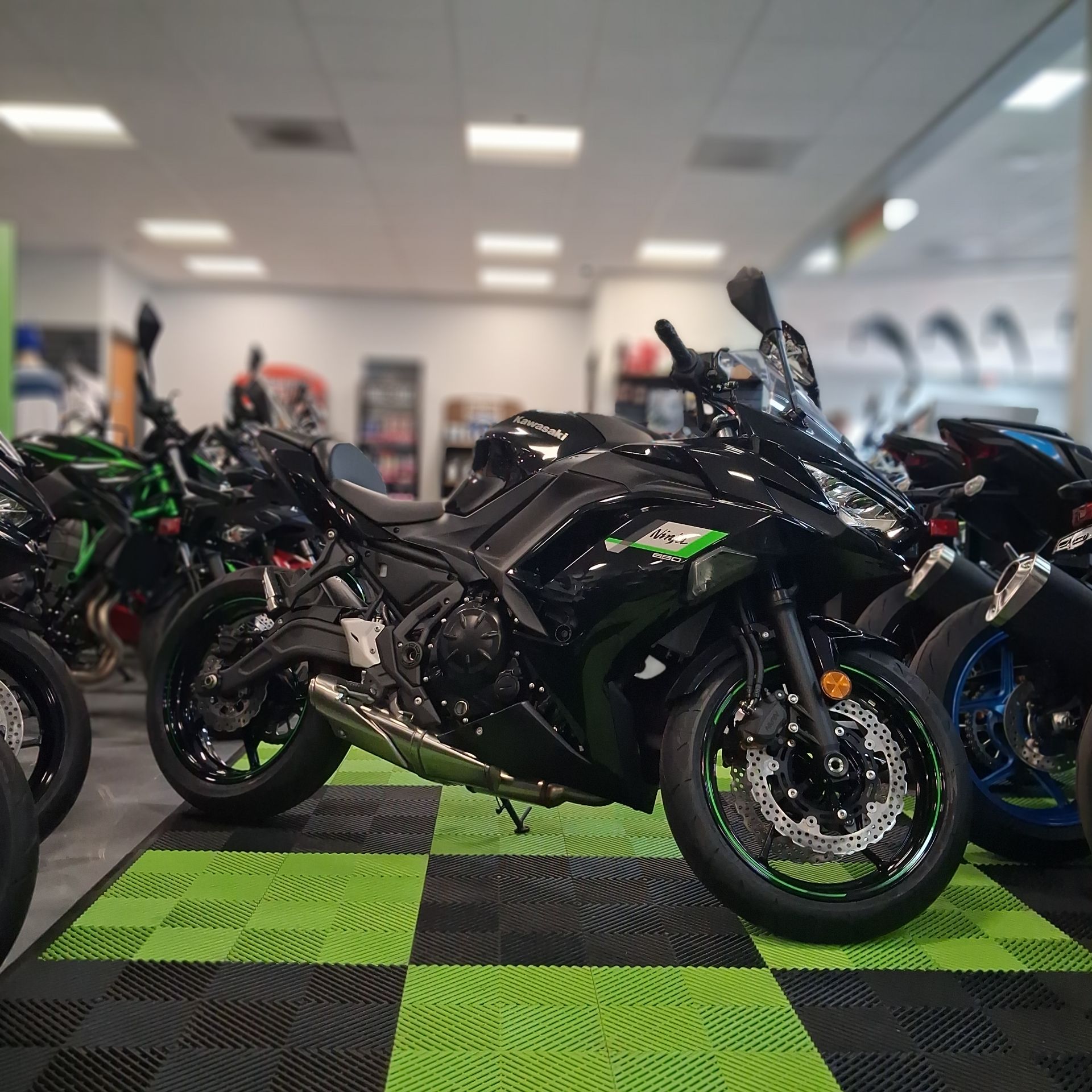 2025 Kawasaki Ninja® 650 9