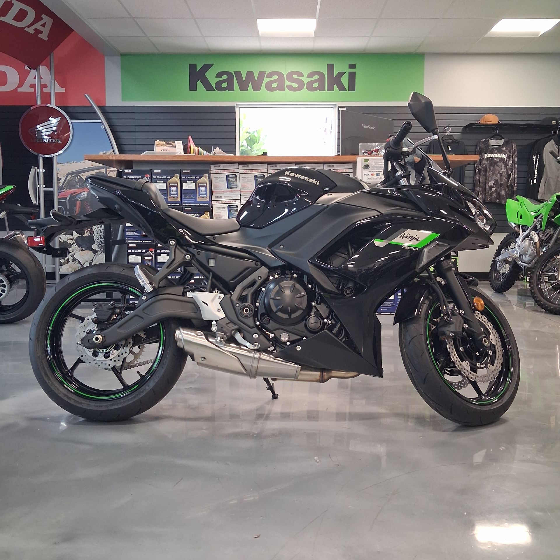 2025 Kawasaki Ninja® 650 5