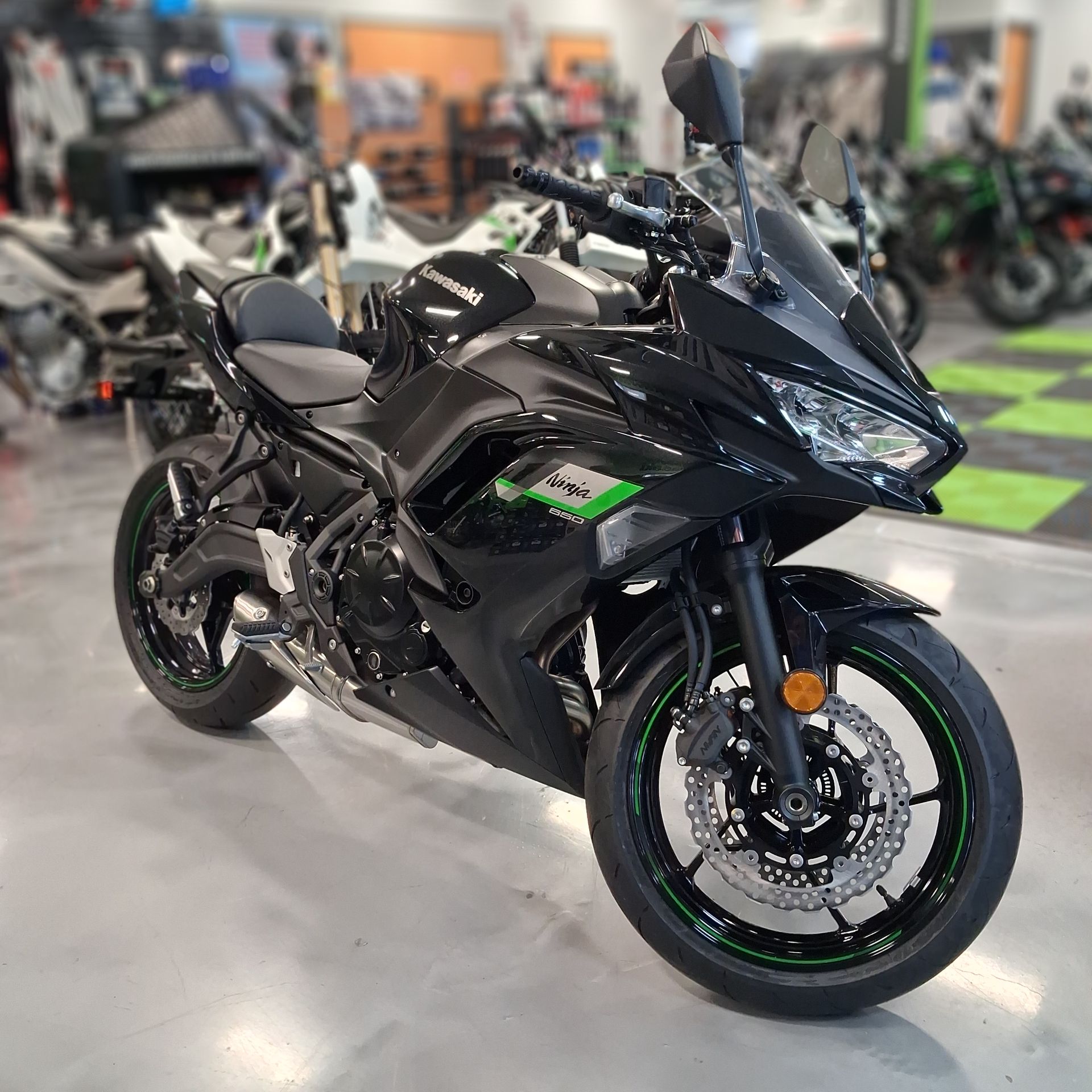 2025 Kawasaki Ninja® 650 1