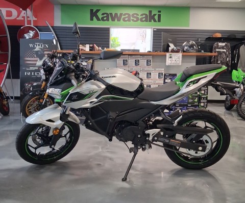 2024 Kawasaki Z e-1 ABS, Bonita Springs FL | New Motorcycles for