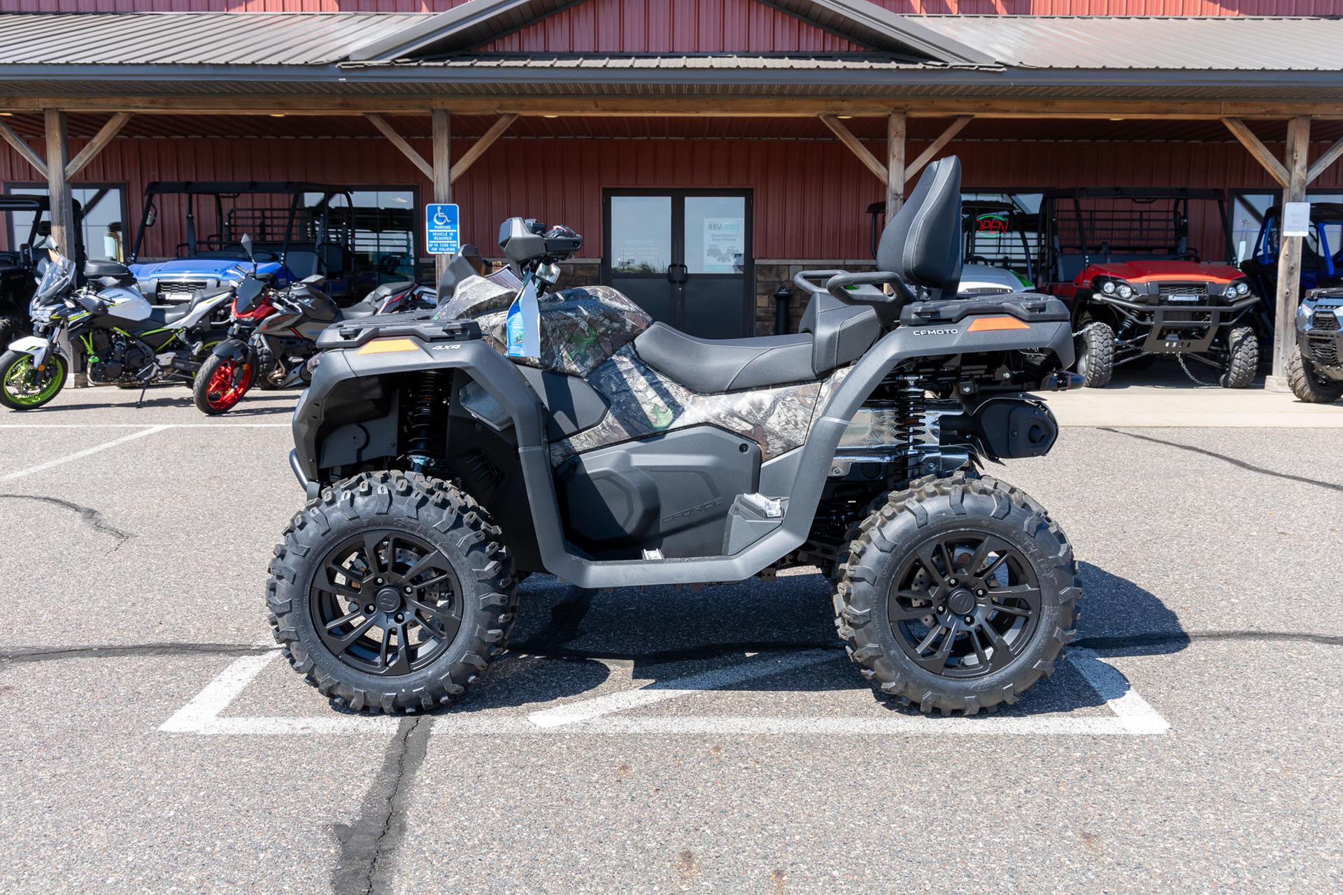 2025 CFMOTO CForce 800 Touring in Sauk Rapids, Minnesota - Photo 1