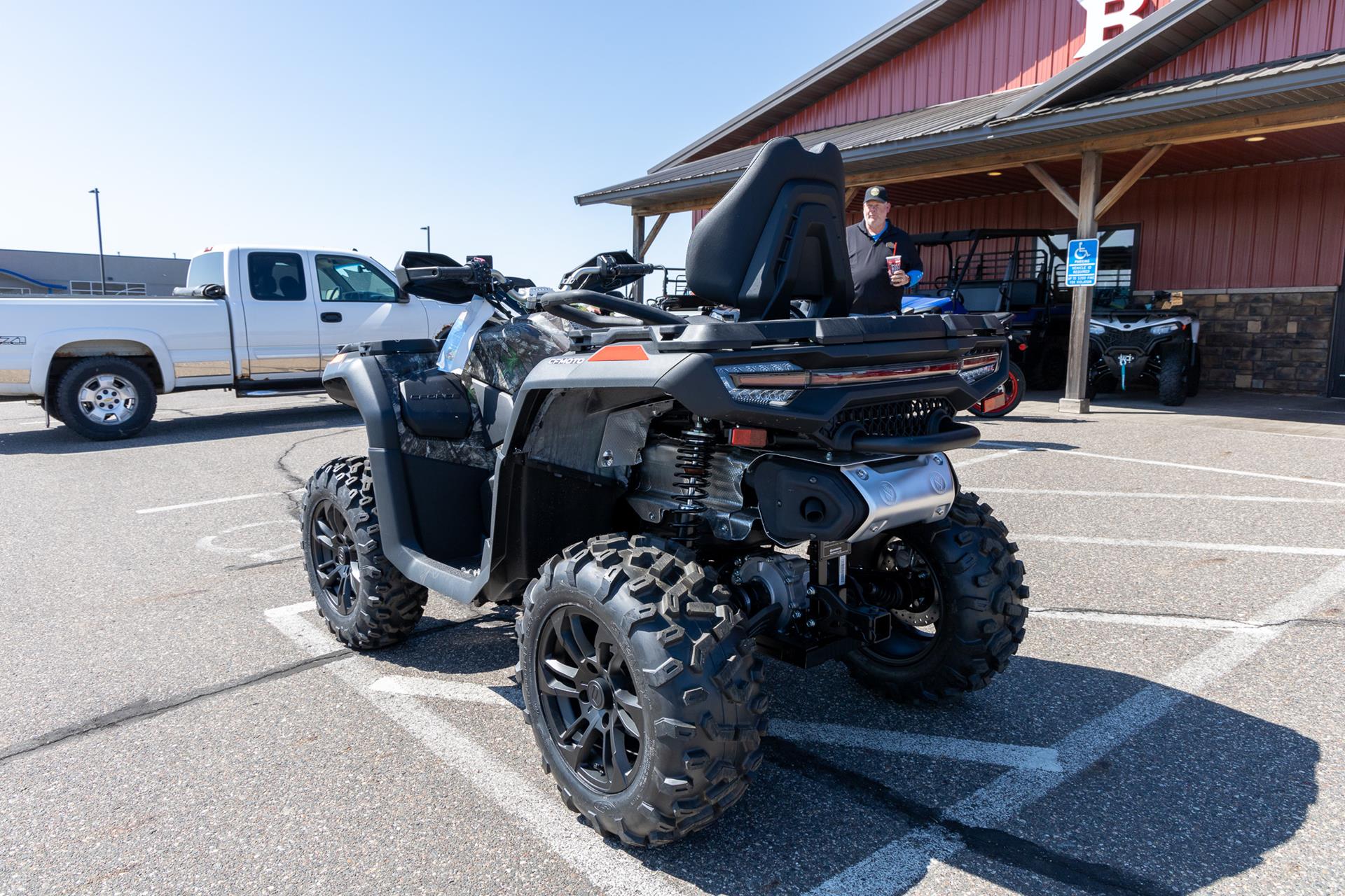 2025 CFMOTO CForce 800 Touring in Sauk Rapids, Minnesota - Photo 8