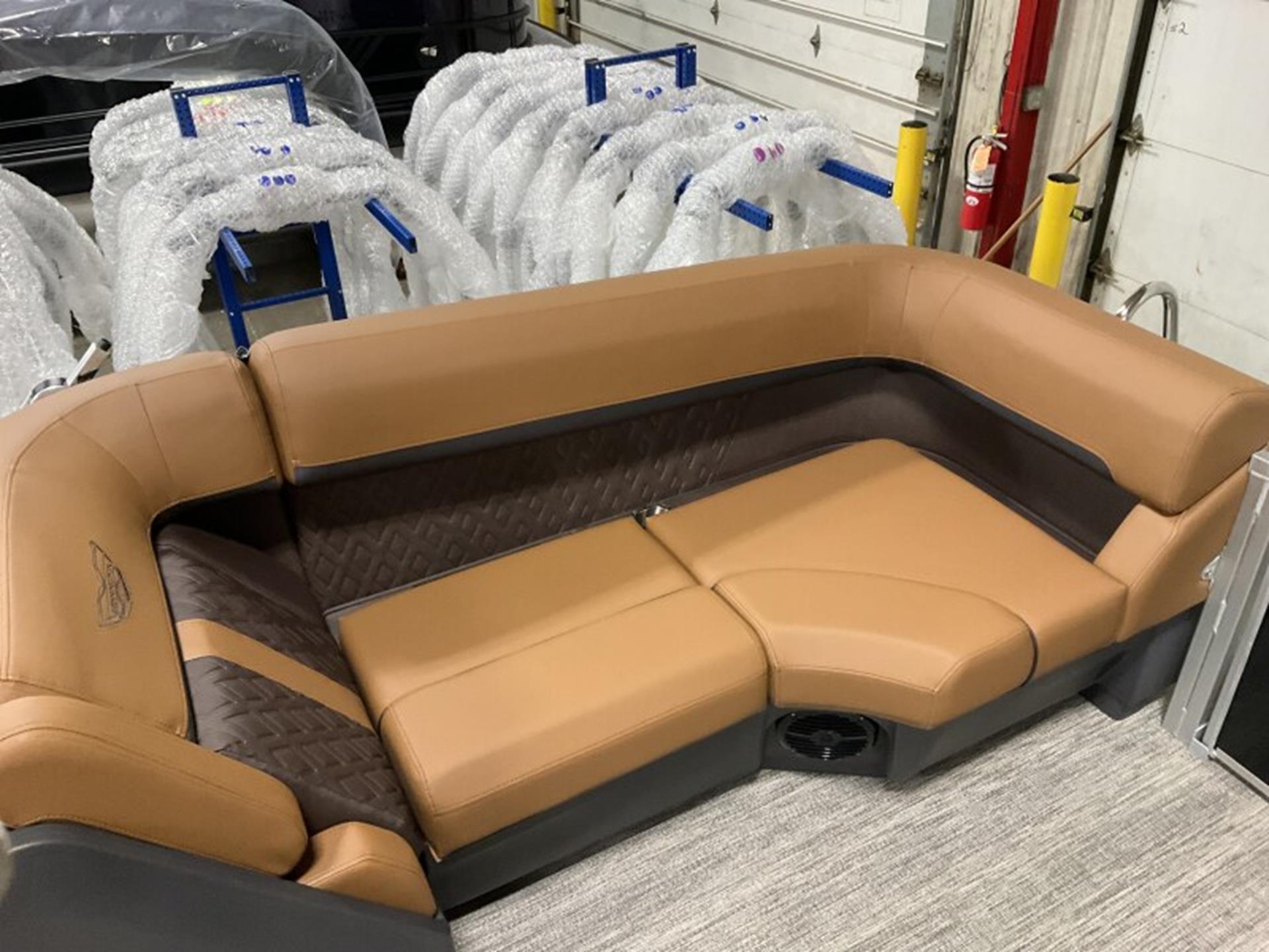 2025 Bennington 22 MFB in Saint Cloud, Minnesota - Photo 5