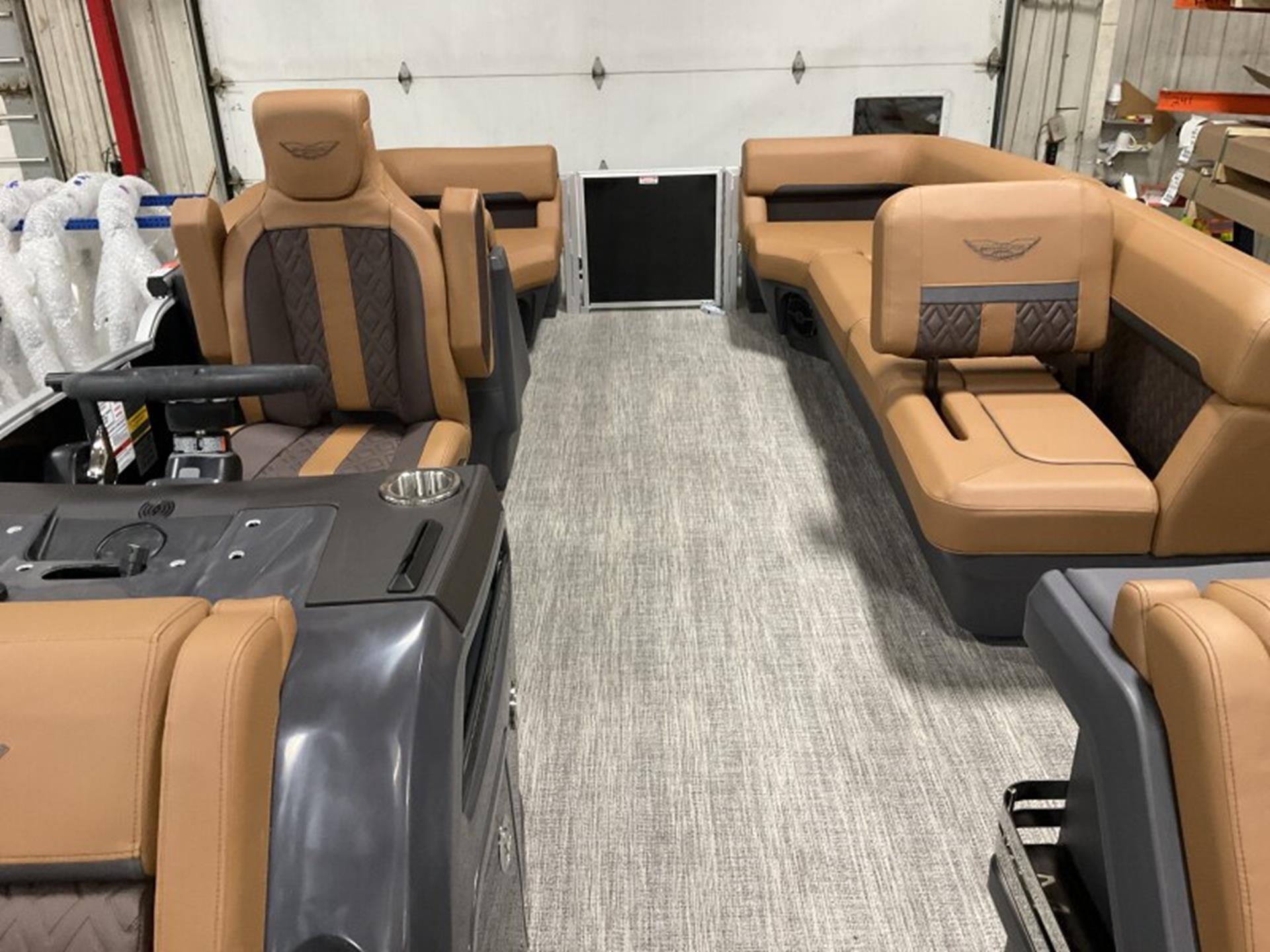 2025 Bennington 22 MFB in Saint Cloud, Minnesota - Photo 9