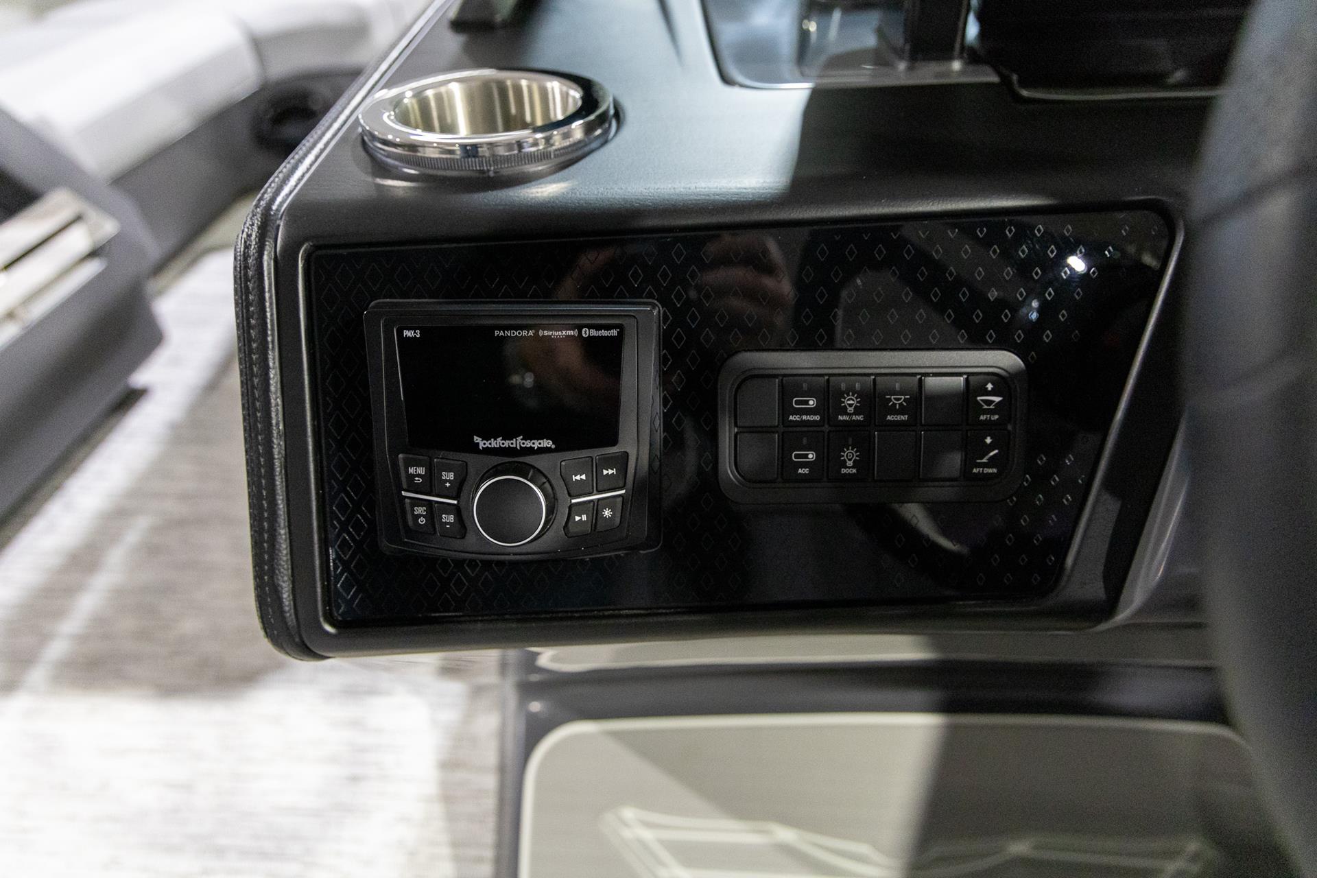 2025 Bennington 22 MFB in Saint Cloud, Minnesota - Photo 18