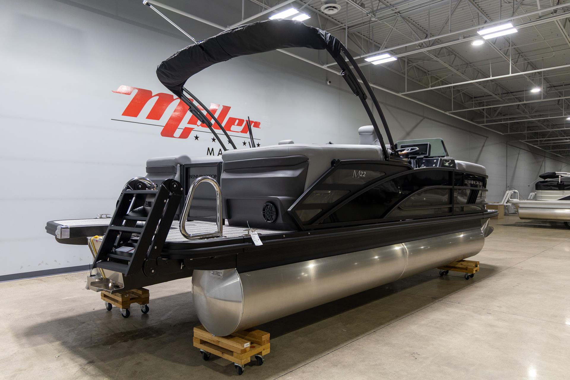 2025 Bennington 22 MFB in Saint Cloud, Minnesota - Photo 6