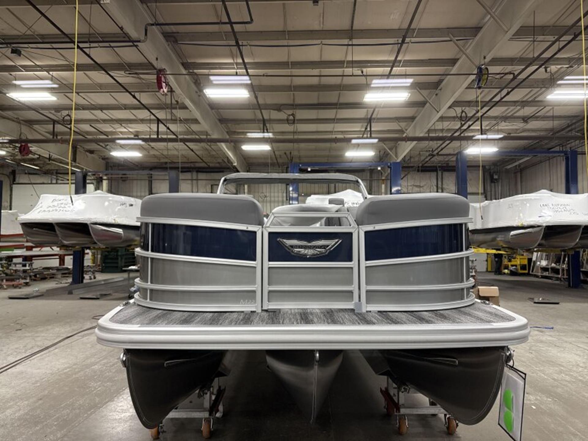 2025 Bennington 22 MFB in Saint Cloud, Minnesota - Photo 4