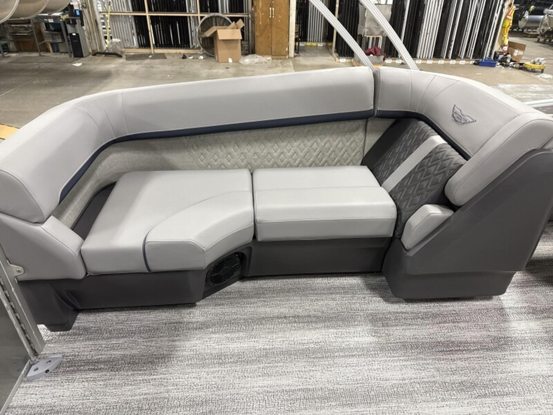 2025 Bennington 22 MFB in Saint Cloud, Minnesota - Photo 6