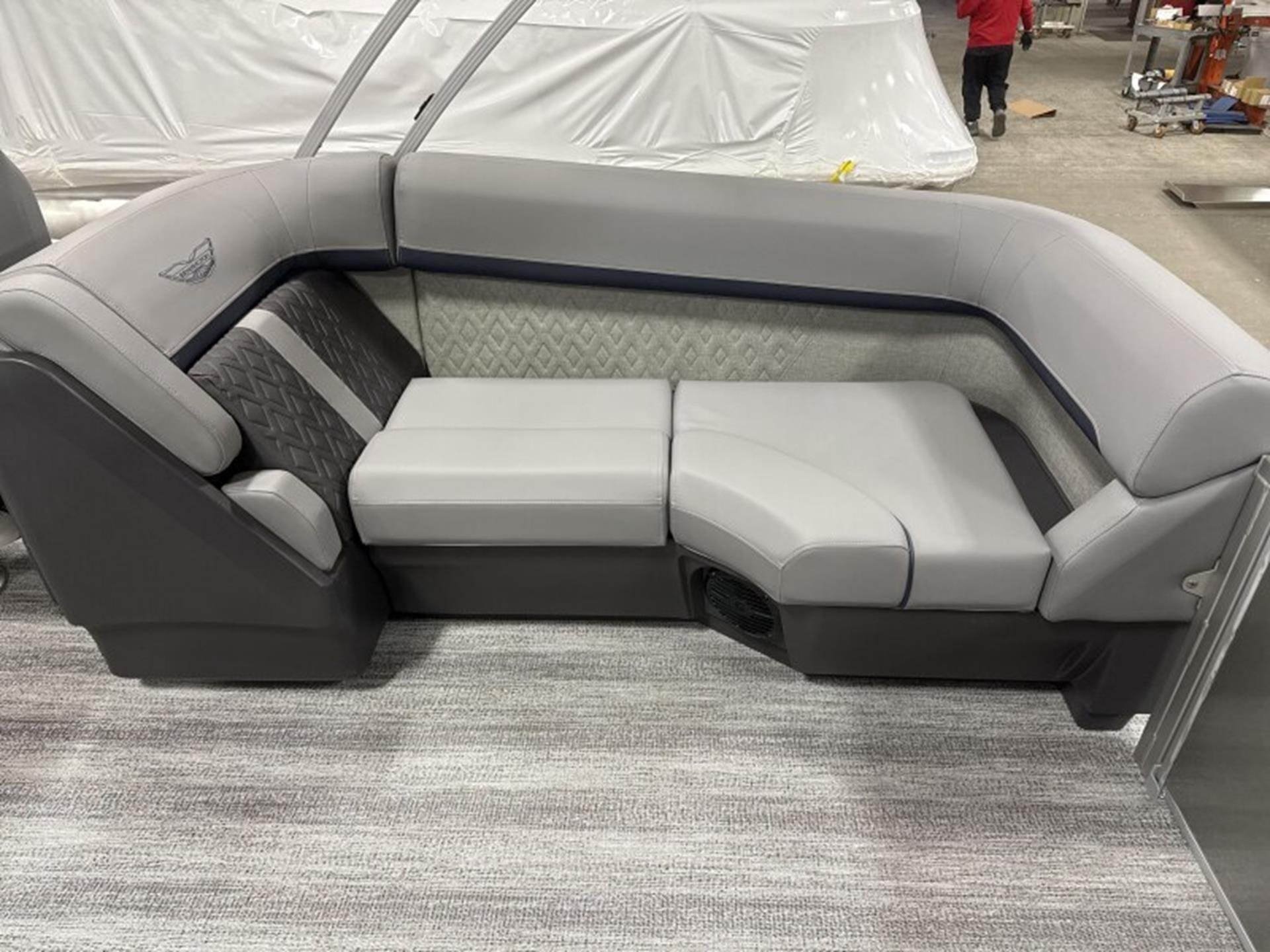 2025 Bennington 22 MFB in Saint Cloud, Minnesota - Photo 7