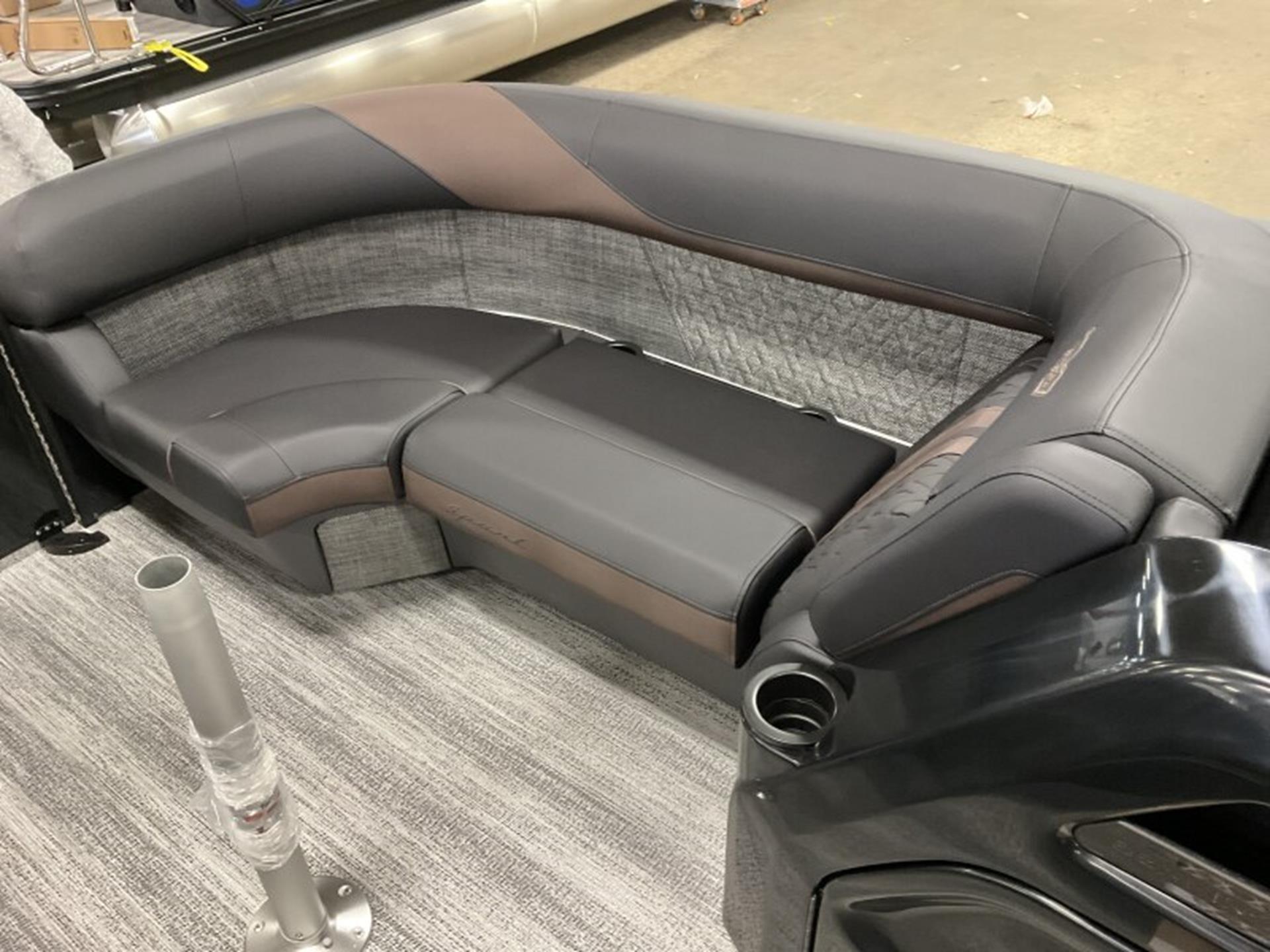 2025 Bennington 22 MFB in Saint Cloud, Minnesota - Photo 2