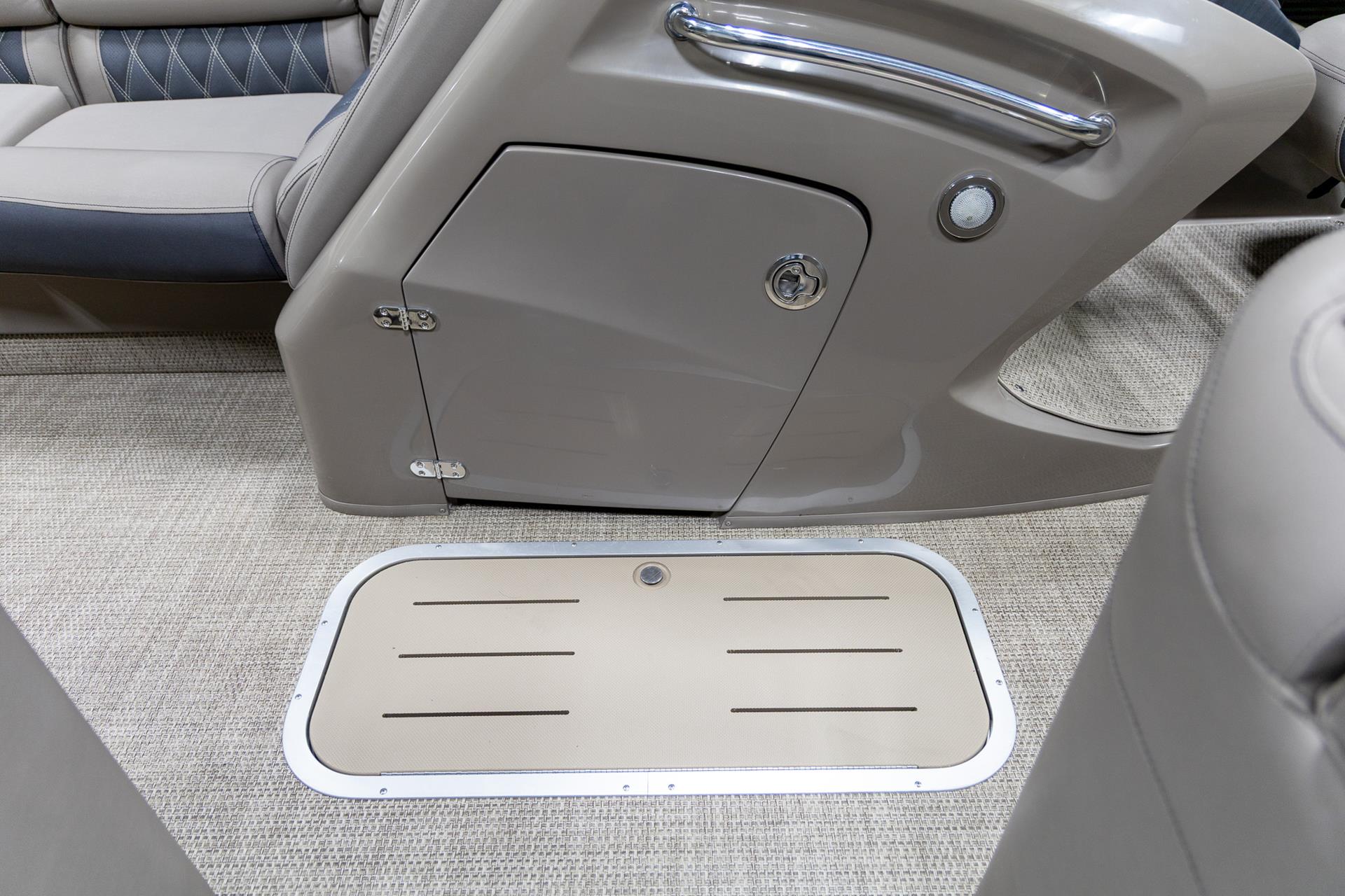 2019 Bennington R 23 RSB in Saint Cloud, Minnesota - Photo 16