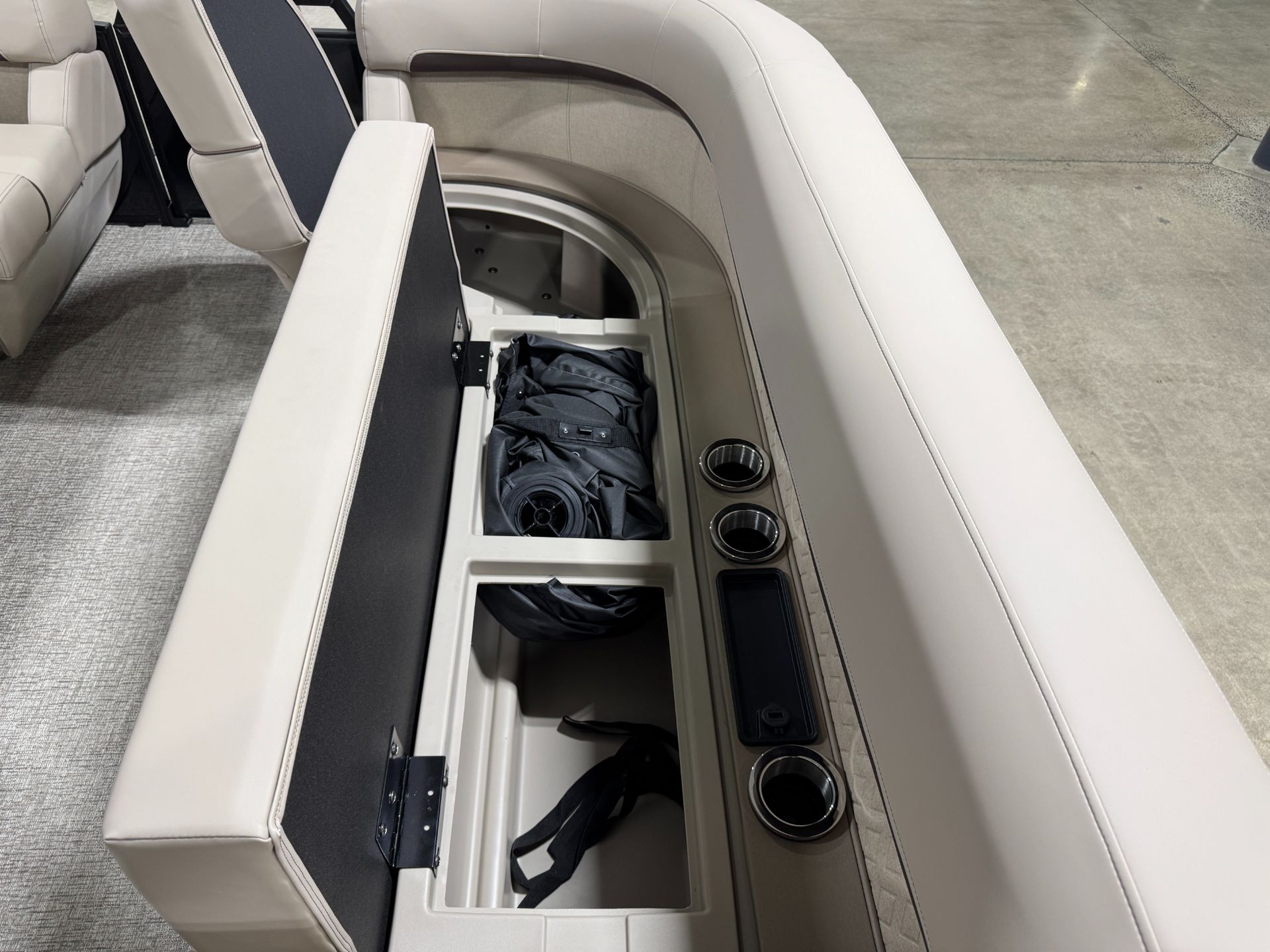 2026 Bennington 22 ML in Saint Cloud, Minnesota - Photo 10