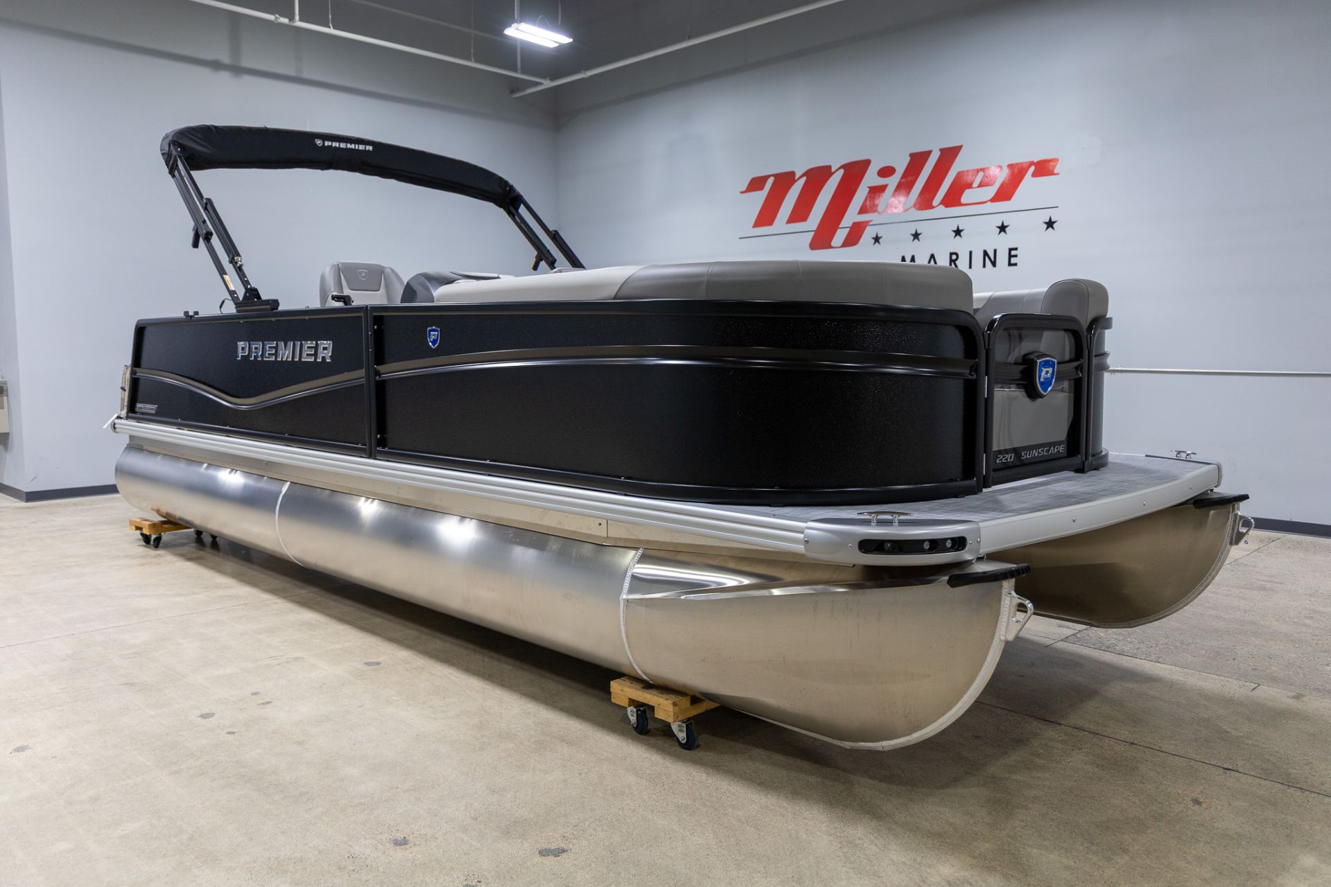 2026 Premier 220 SUNSCAPE RL in Saint Cloud, Minnesota - Photo 2