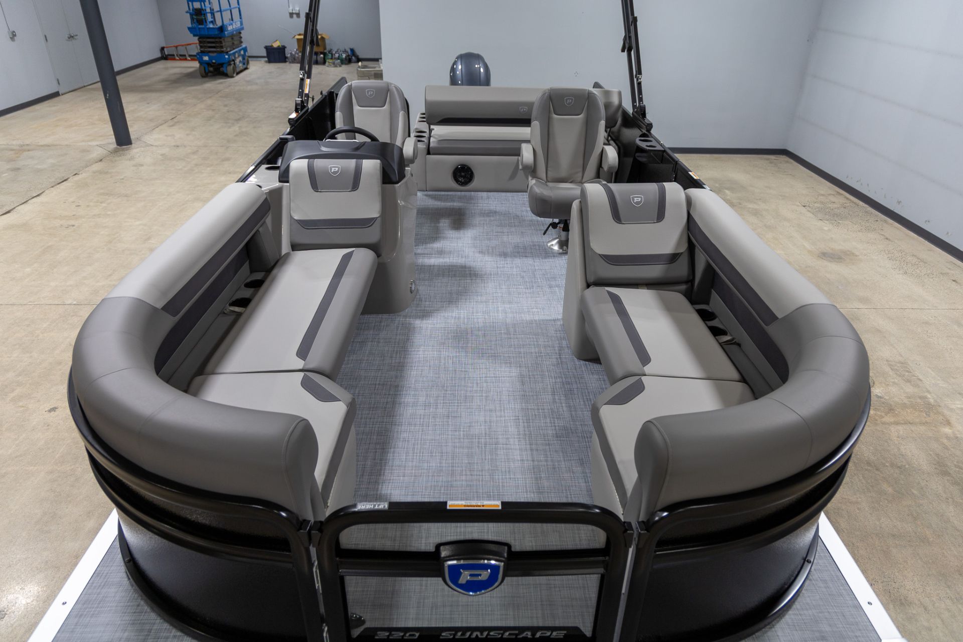 2026 Premier 220 SUNSCAPE RL in Saint Cloud, Minnesota - Photo 8