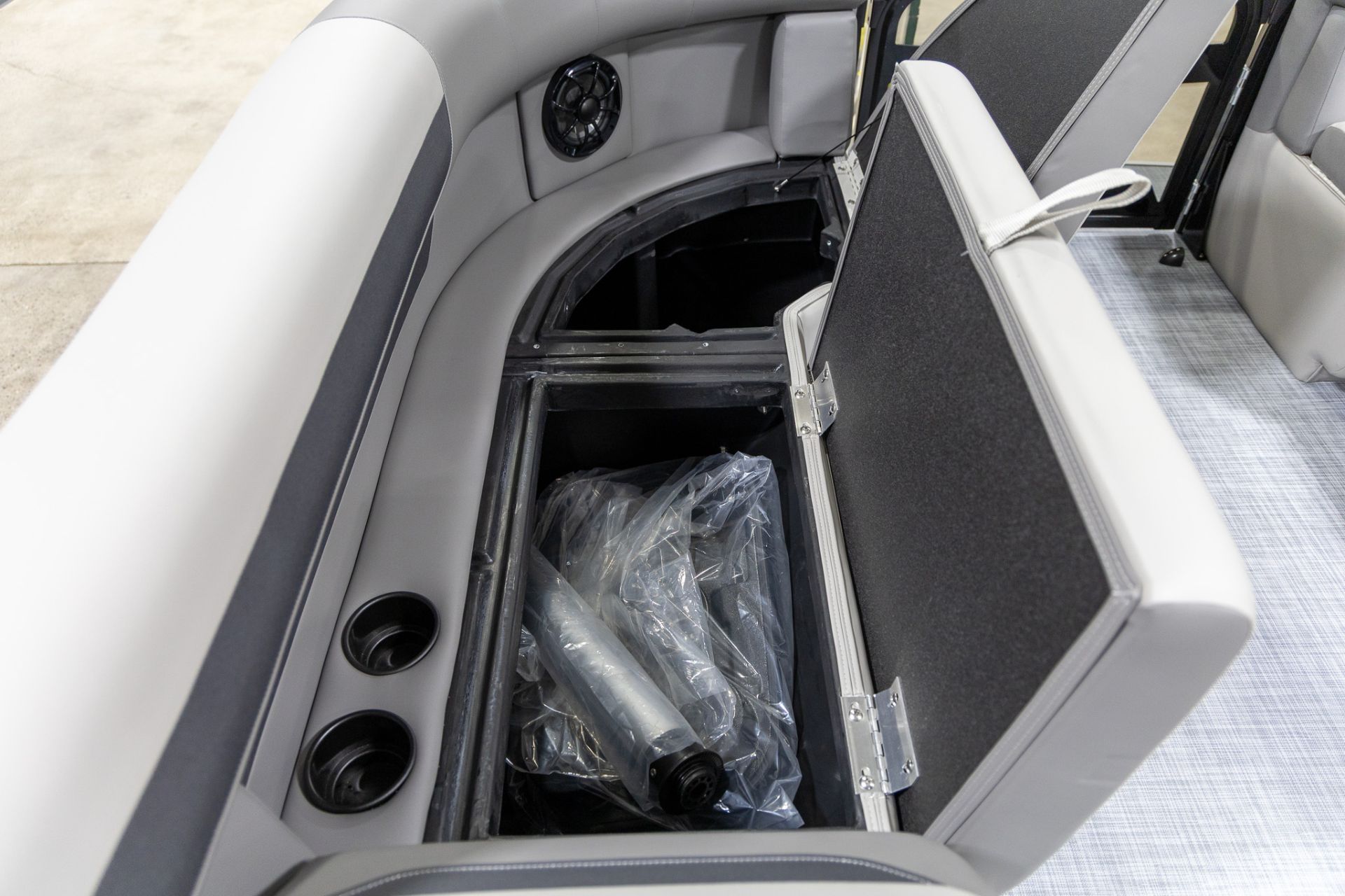 2026 Premier 220 SUNSCAPE RL in Saint Cloud, Minnesota - Photo 18