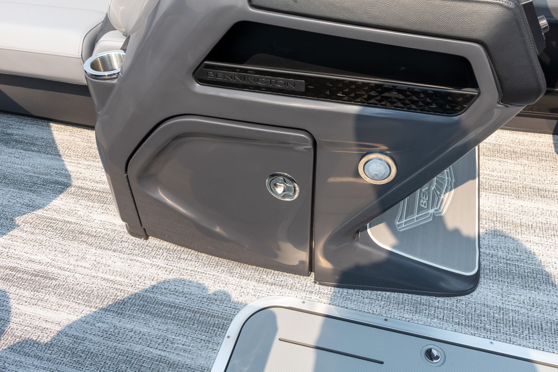 2026 Bennington 22 M - SWINGBACK SPORT in Saint Cloud, Minnesota - Photo 15