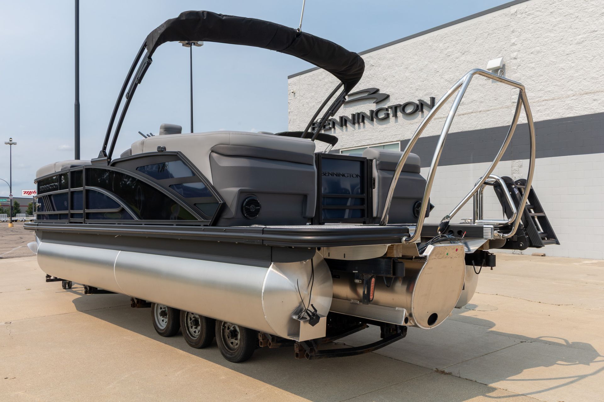 2026 Bennington 22 M - SWINGBACK SPORT in Saint Cloud, Minnesota - Photo 8