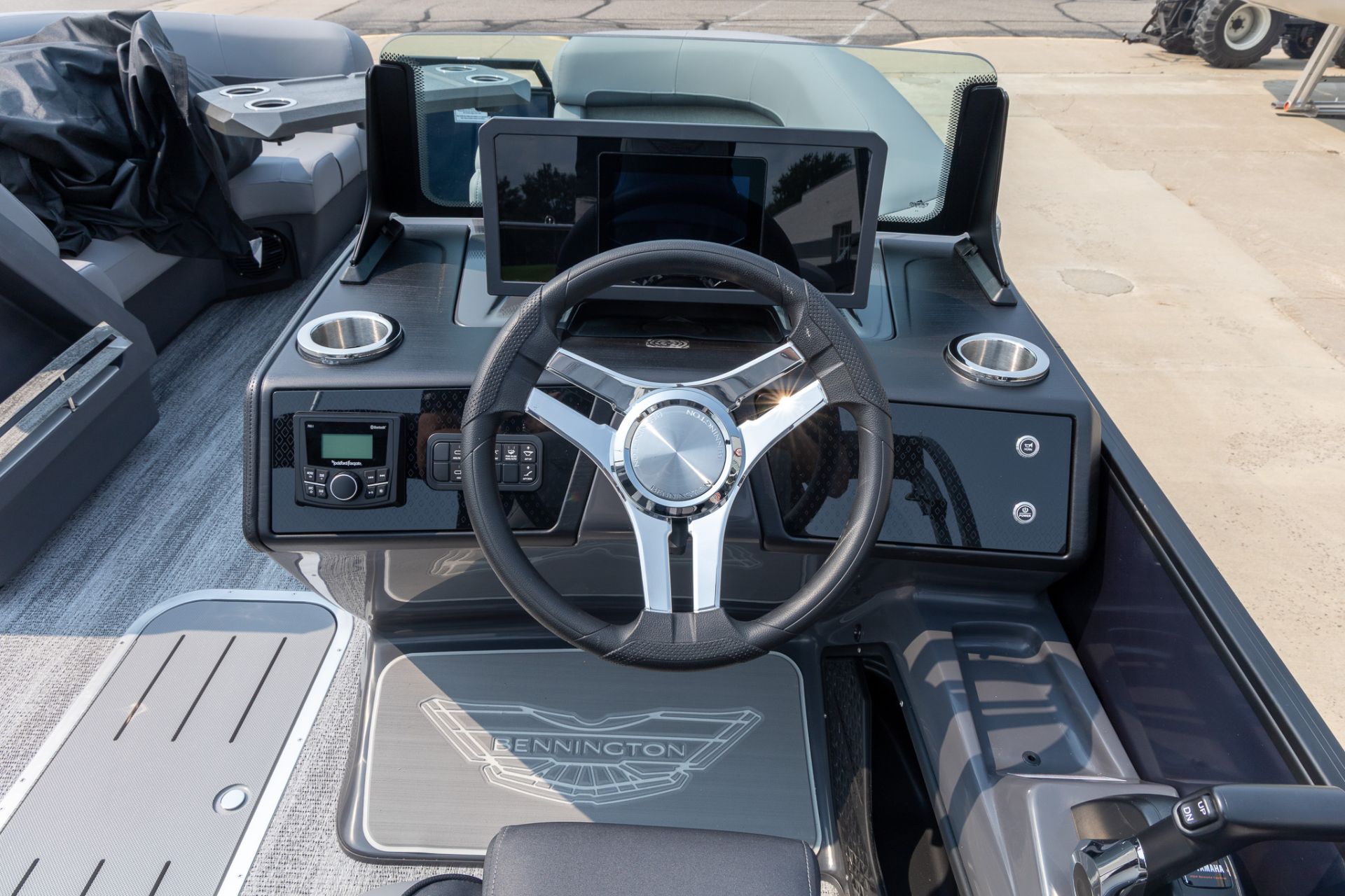 2026 Bennington 22 M - SWINGBACK SPORT in Saint Cloud, Minnesota - Photo 11