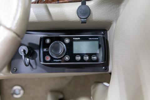 2015 Crownline 21 SS in Saint Cloud, Minnesota - Photo 16