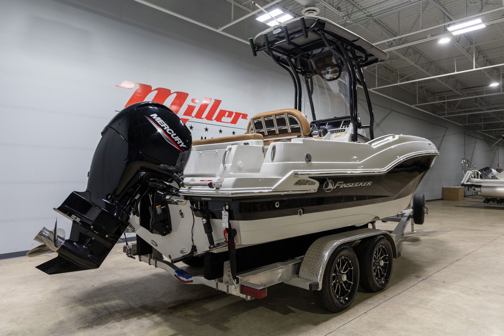 2024 Crownline 210 FS - Mercury 200 Pro XS in Saint Cloud, Minnesota - Photo 6