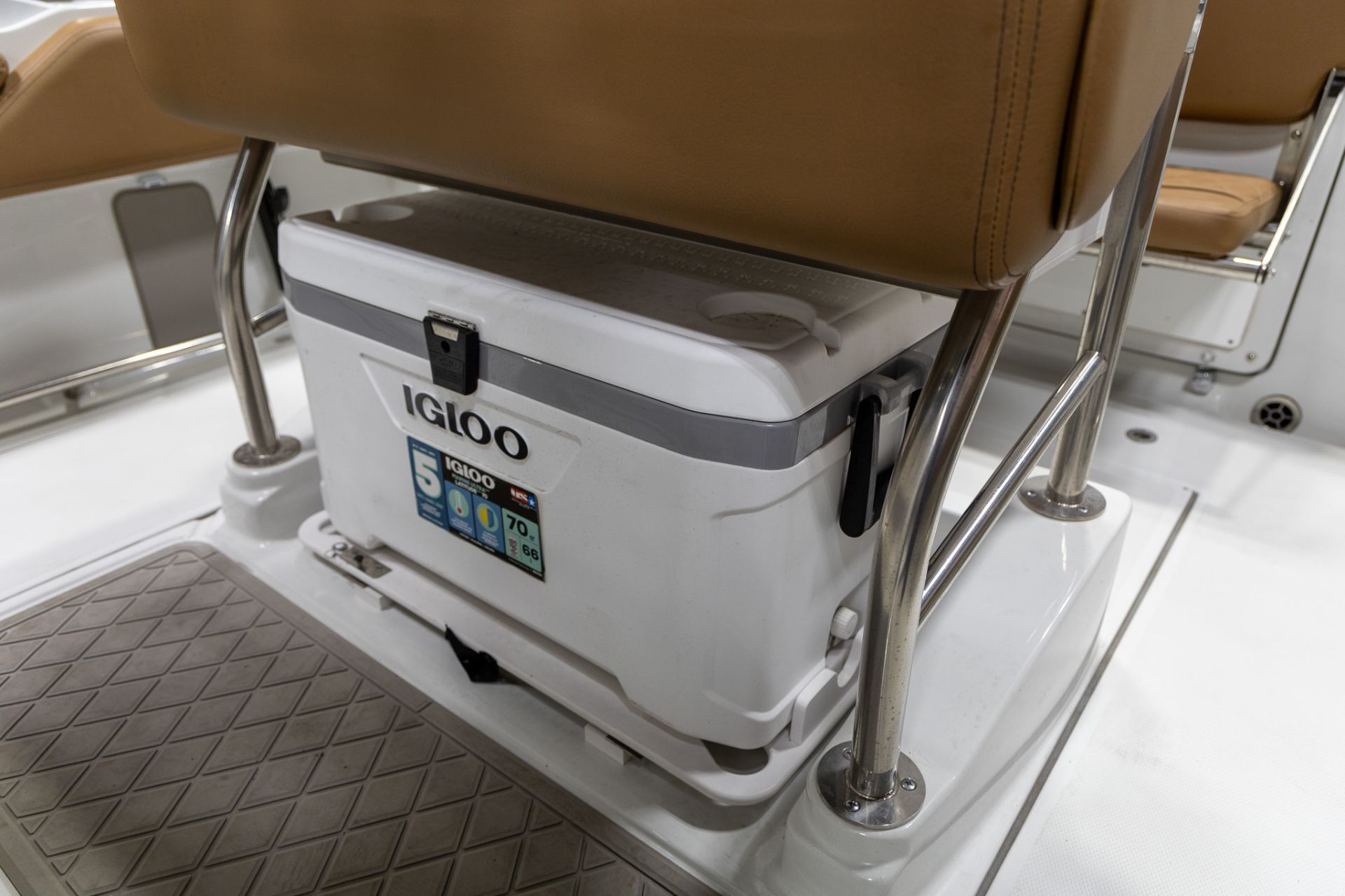 2024 Crownline 210 FS - Mercury 200 Pro XS in Saint Cloud, Minnesota - Photo 11