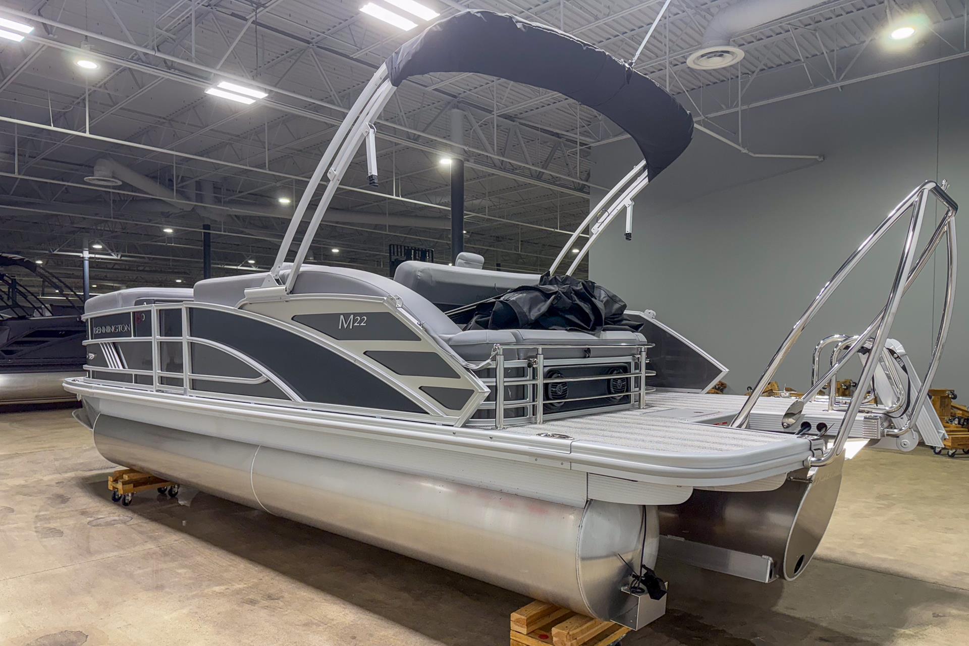 2025 Bennington 22 MSB in Saint Cloud, Minnesota - Photo 5