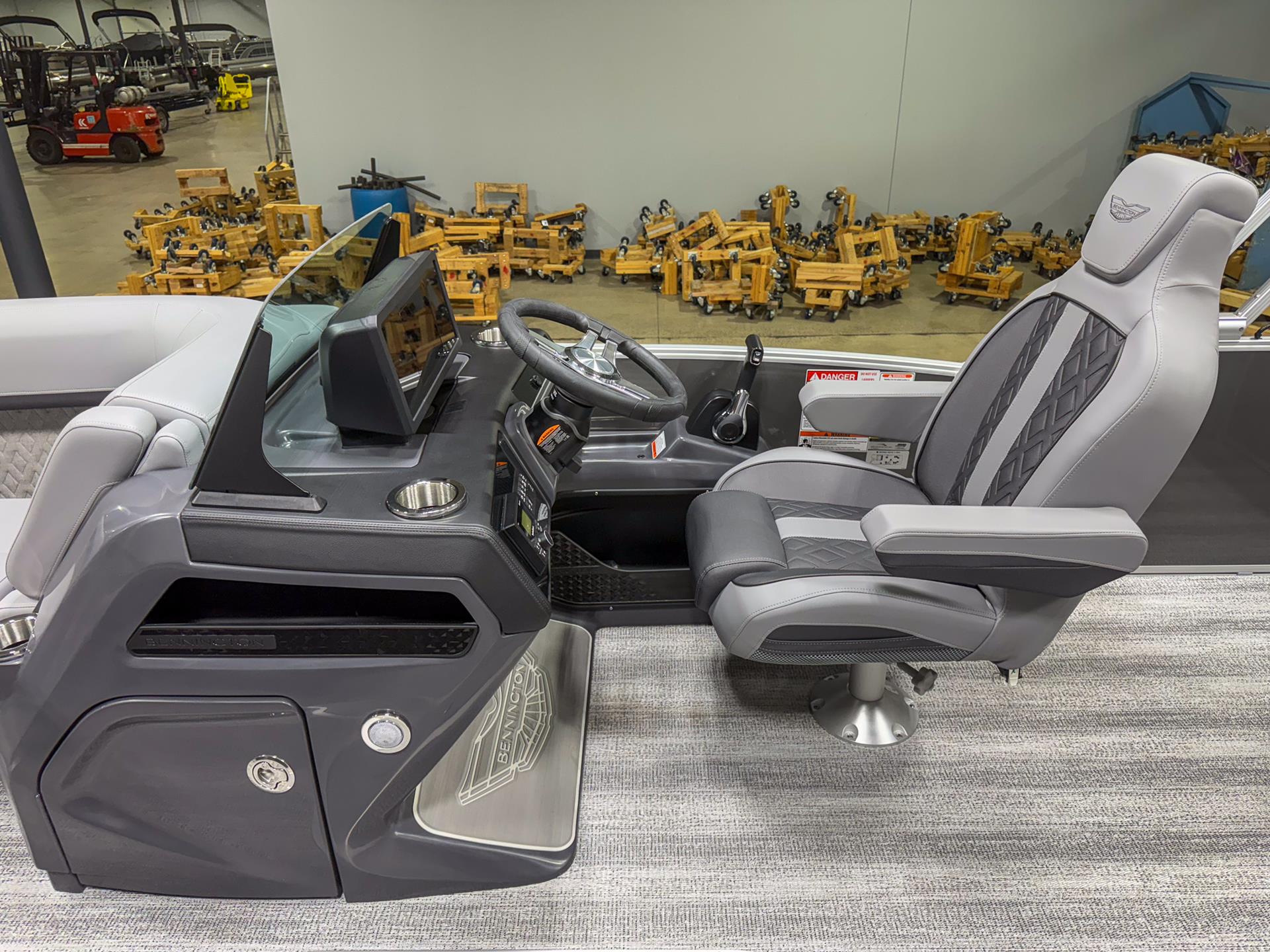 2025 Bennington 22 MSB in Saint Cloud, Minnesota - Photo 15