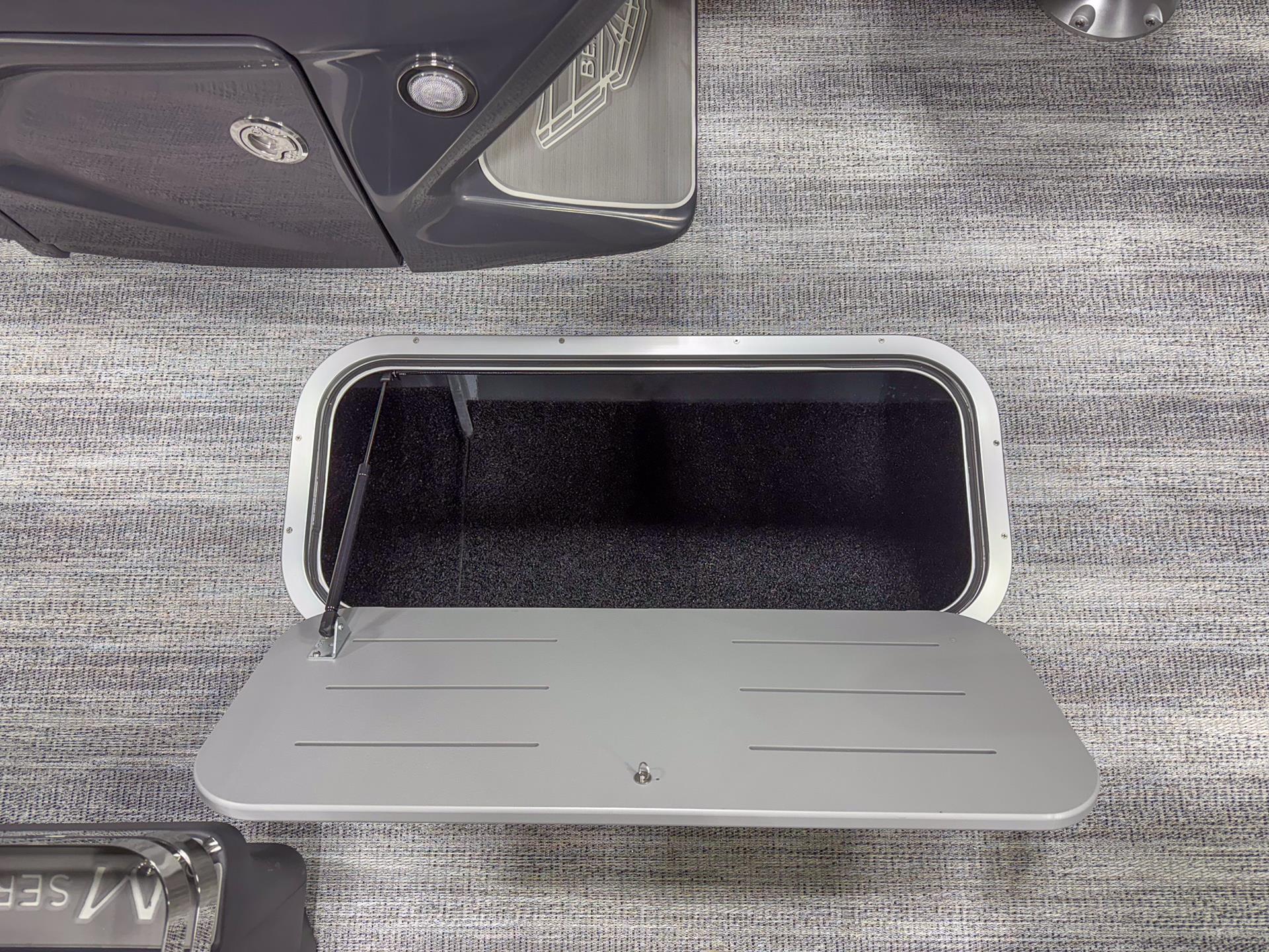 2025 Bennington 22 MSB in Saint Cloud, Minnesota - Photo 17