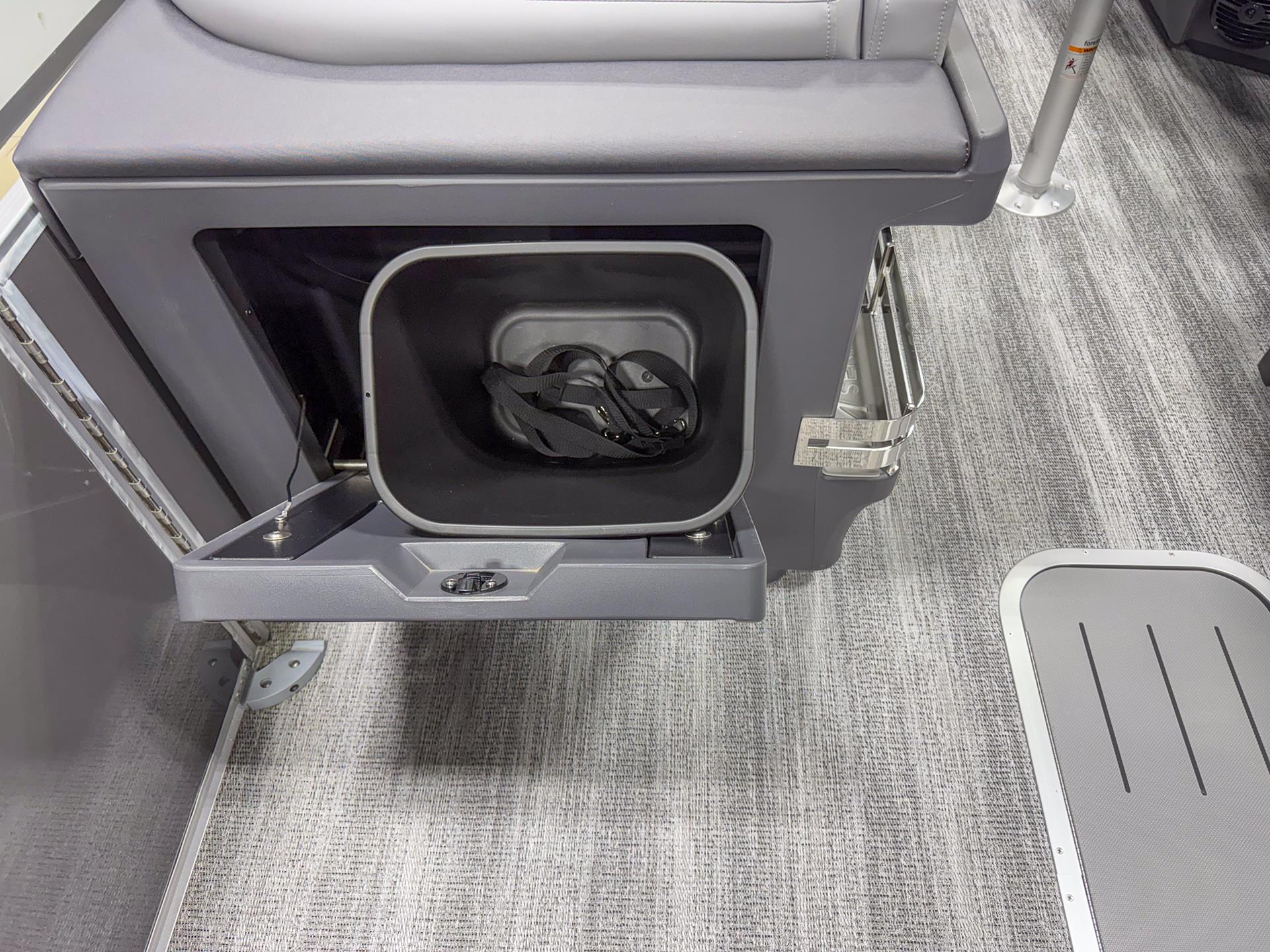 2025 Bennington 22 MSB in Saint Cloud, Minnesota - Photo 18