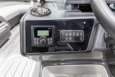 2025 Bennington 22 MSB in Saint Cloud, Minnesota - Photo 23