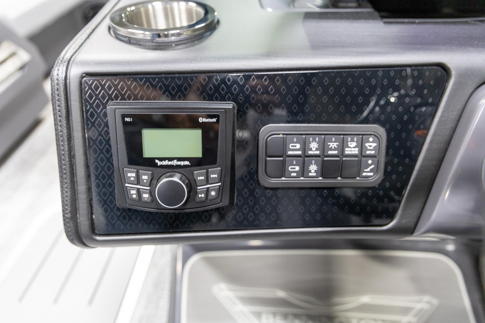 2025 Bennington 22 MSB in Saint Cloud, Minnesota - Photo 20