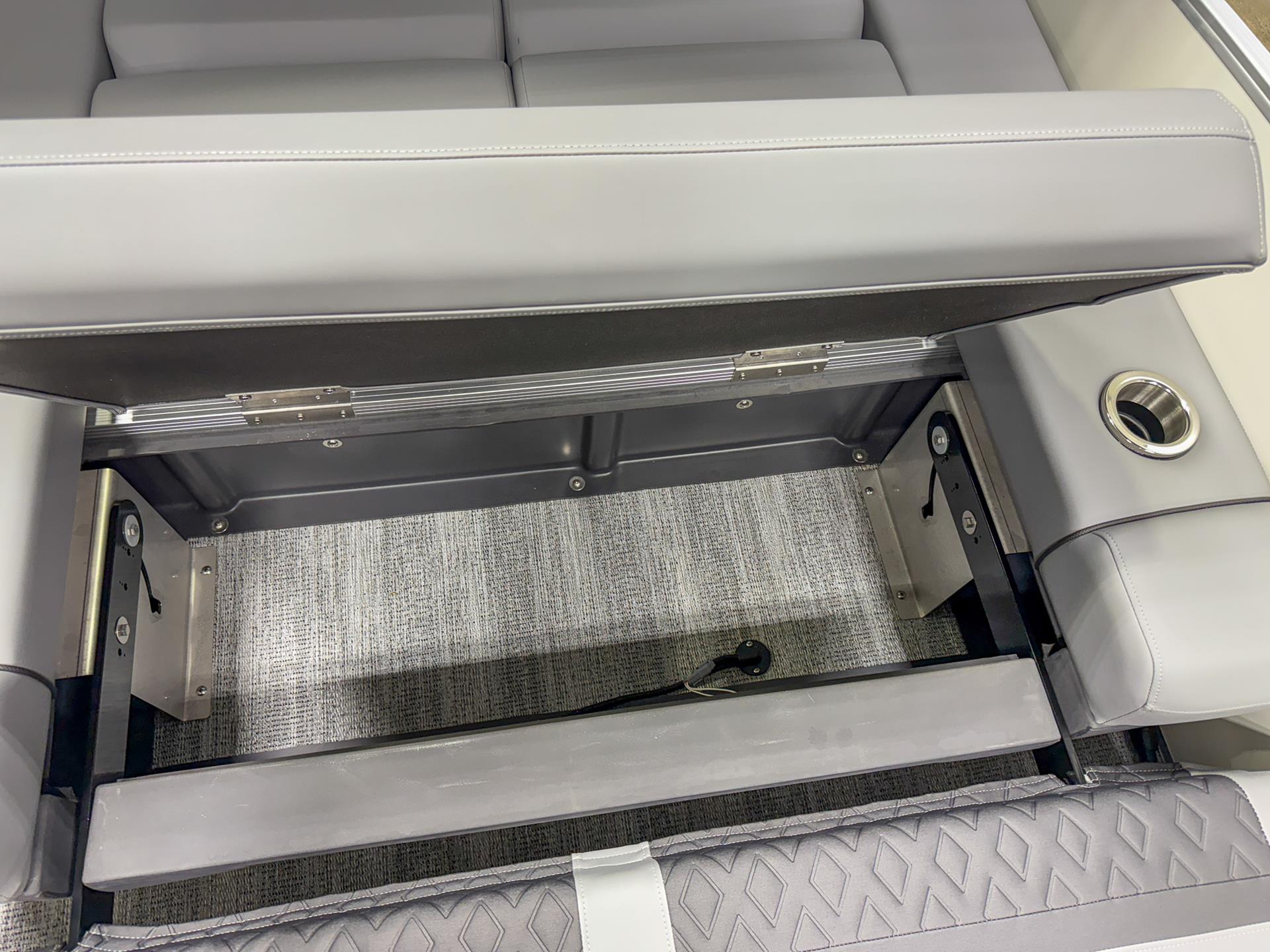 2025 Bennington 22 MSB in Saint Cloud, Minnesota - Photo 17