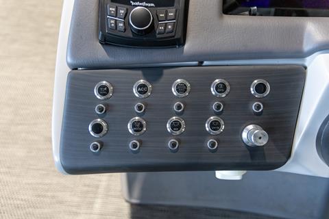 2024 Bennington 28 QXSBWA x1 in Saint Cloud, Minnesota - Photo 27