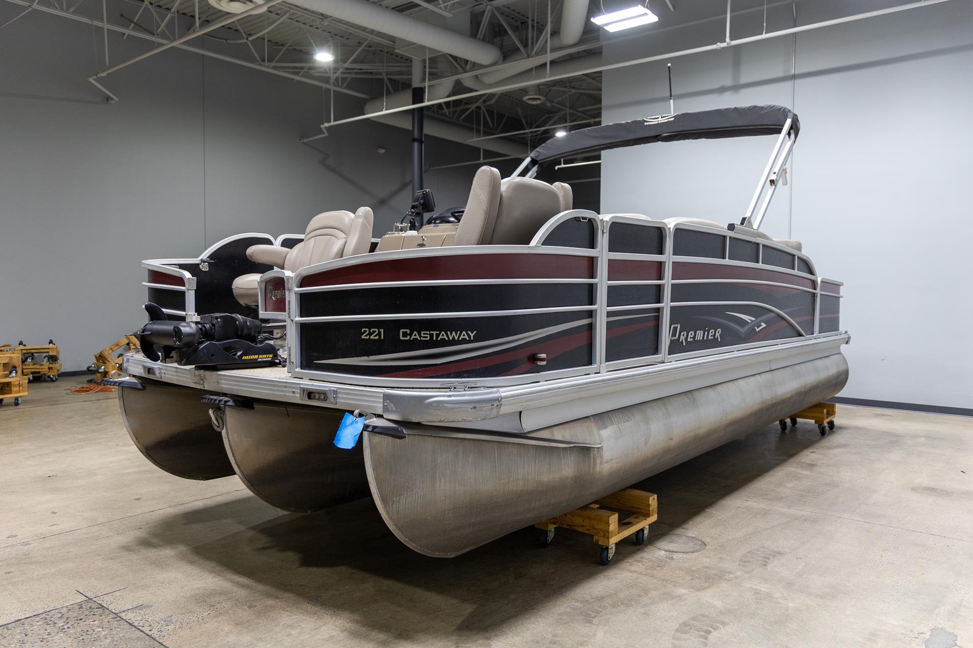 2013 Premier 221 Cast-A-Way in Saint Cloud, Minnesota - Photo 4