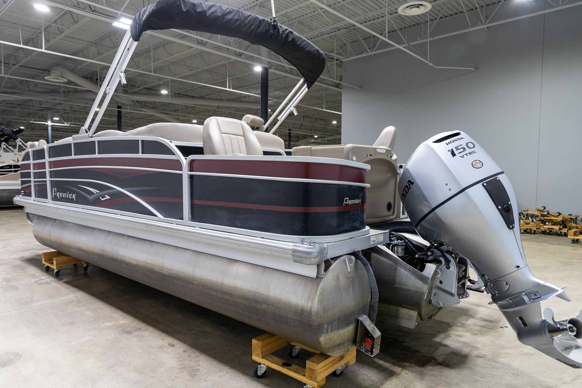 2013 Premier 221 Cast-A-Way in Saint Cloud, Minnesota - Photo 5