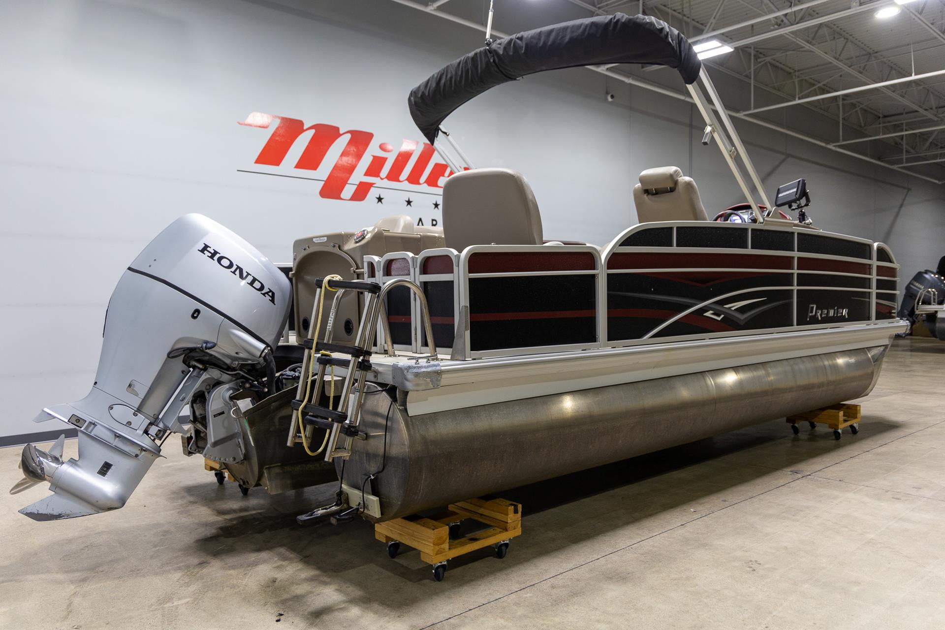 2013 Premier 221 Cast-A-Way in Saint Cloud, Minnesota - Photo 6