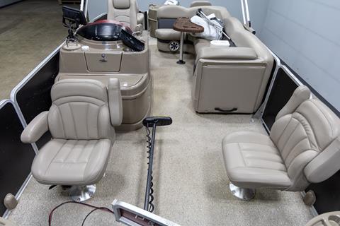 2013 Premier 221 Cast-A-Way in Saint Cloud, Minnesota - Photo 8