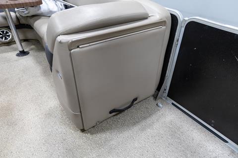 2013 Premier 221 Cast-A-Way in Saint Cloud, Minnesota - Photo 12