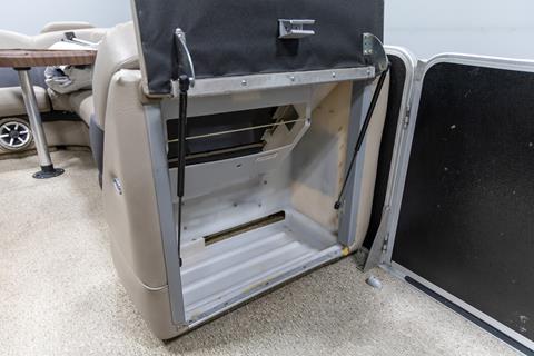 2013 Premier 221 Cast-A-Way in Saint Cloud, Minnesota - Photo 13