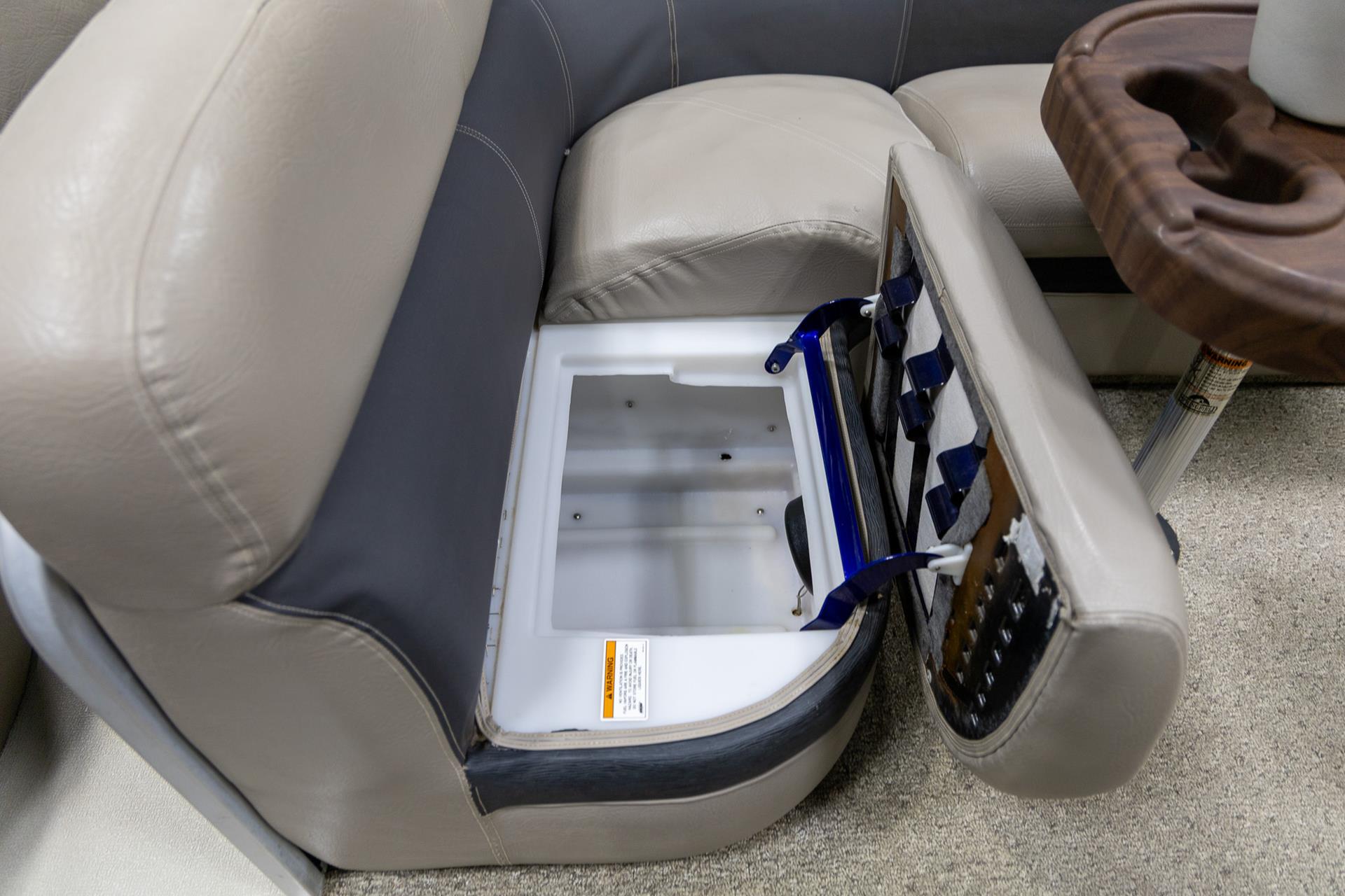 2013 Premier 221 Cast-A-Way in Saint Cloud, Minnesota - Photo 16