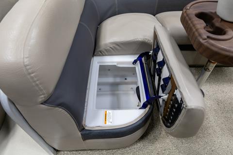 2013 Premier 221 Cast-A-Way in Saint Cloud, Minnesota - Photo 16