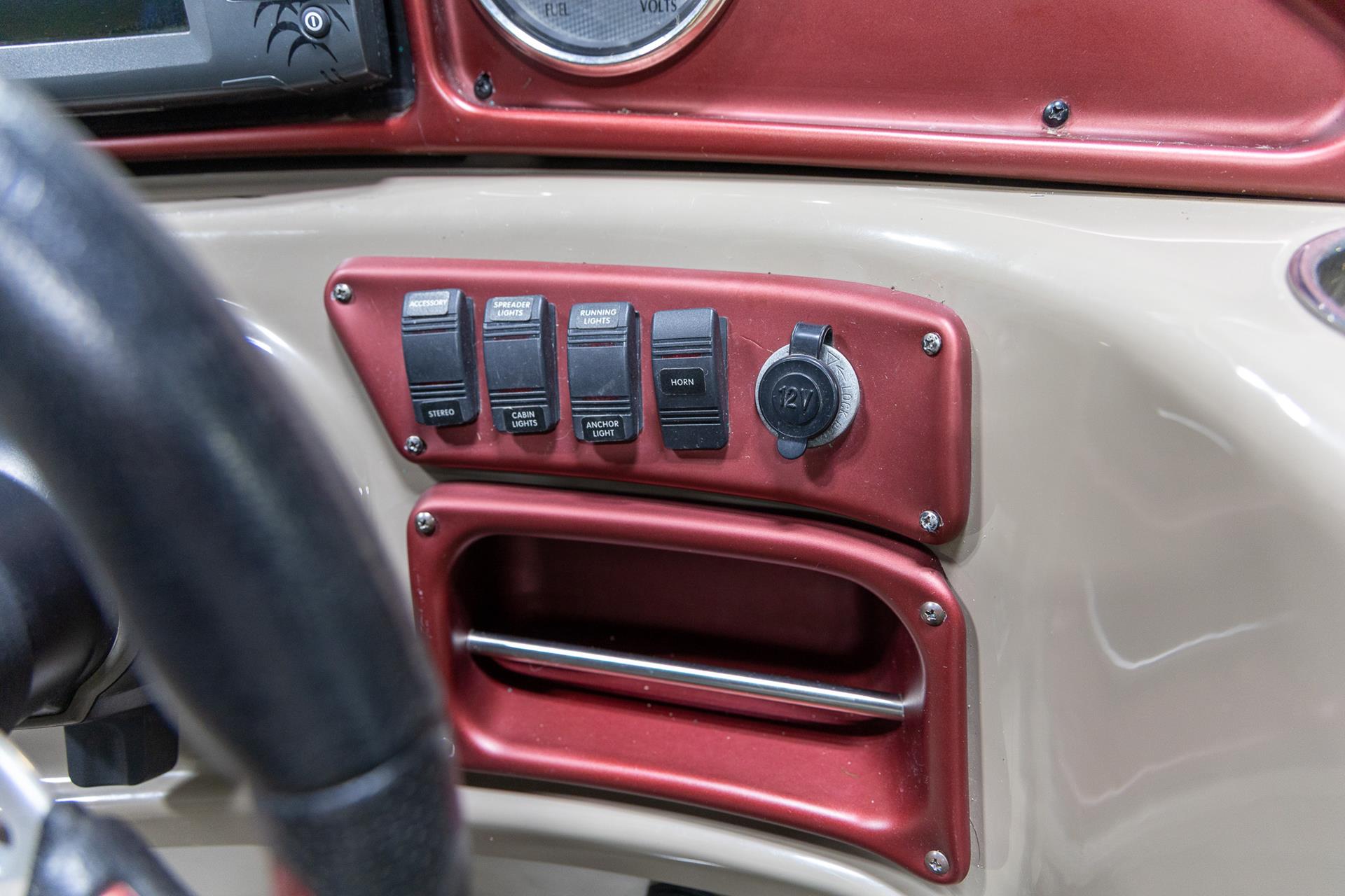 2013 Premier 221 Cast-A-Way in Saint Cloud, Minnesota - Photo 20