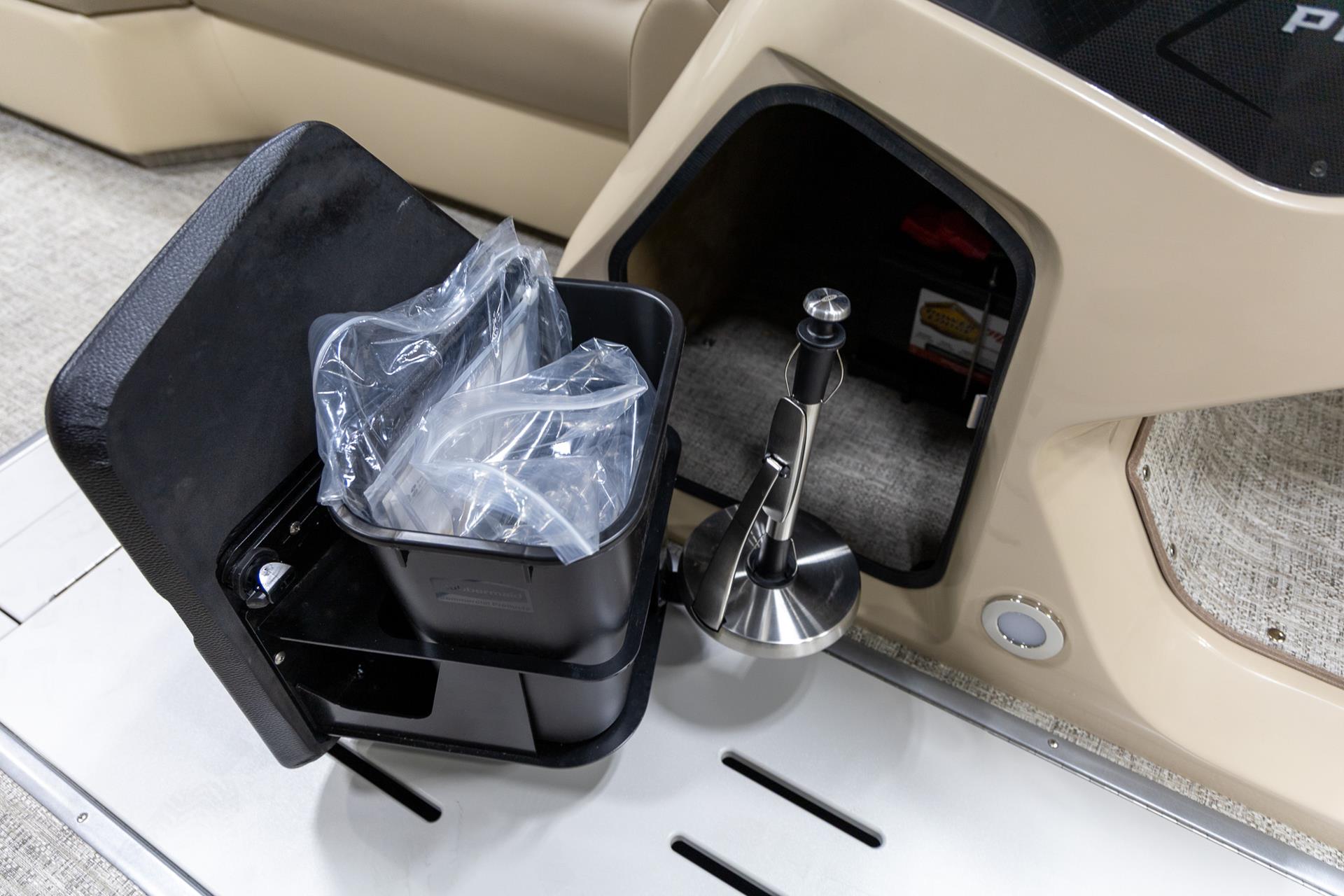 2025 Premier 230 Sunsation Angler 2PT in Saint Cloud, Minnesota - Photo 17