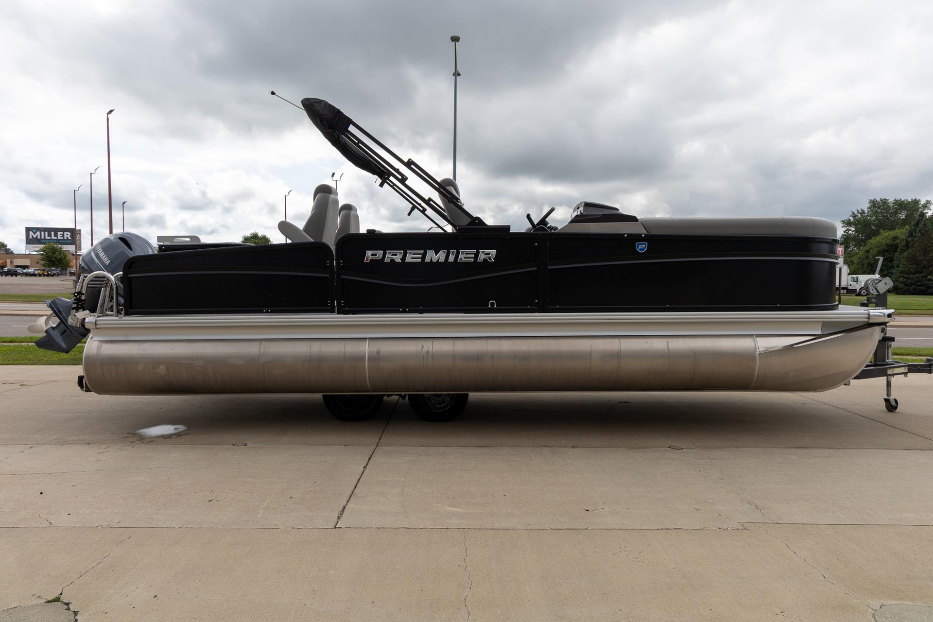 2025 Premier 230 Sunsation Angler 2PT in Saint Cloud, Minnesota - Photo 2