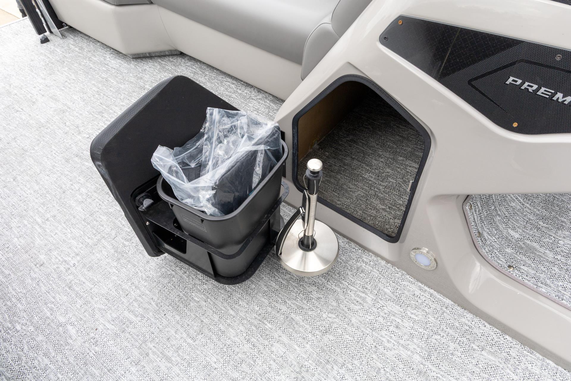 2025 Premier 230 Sunsation Angler 2PT in Saint Cloud, Minnesota - Photo 13