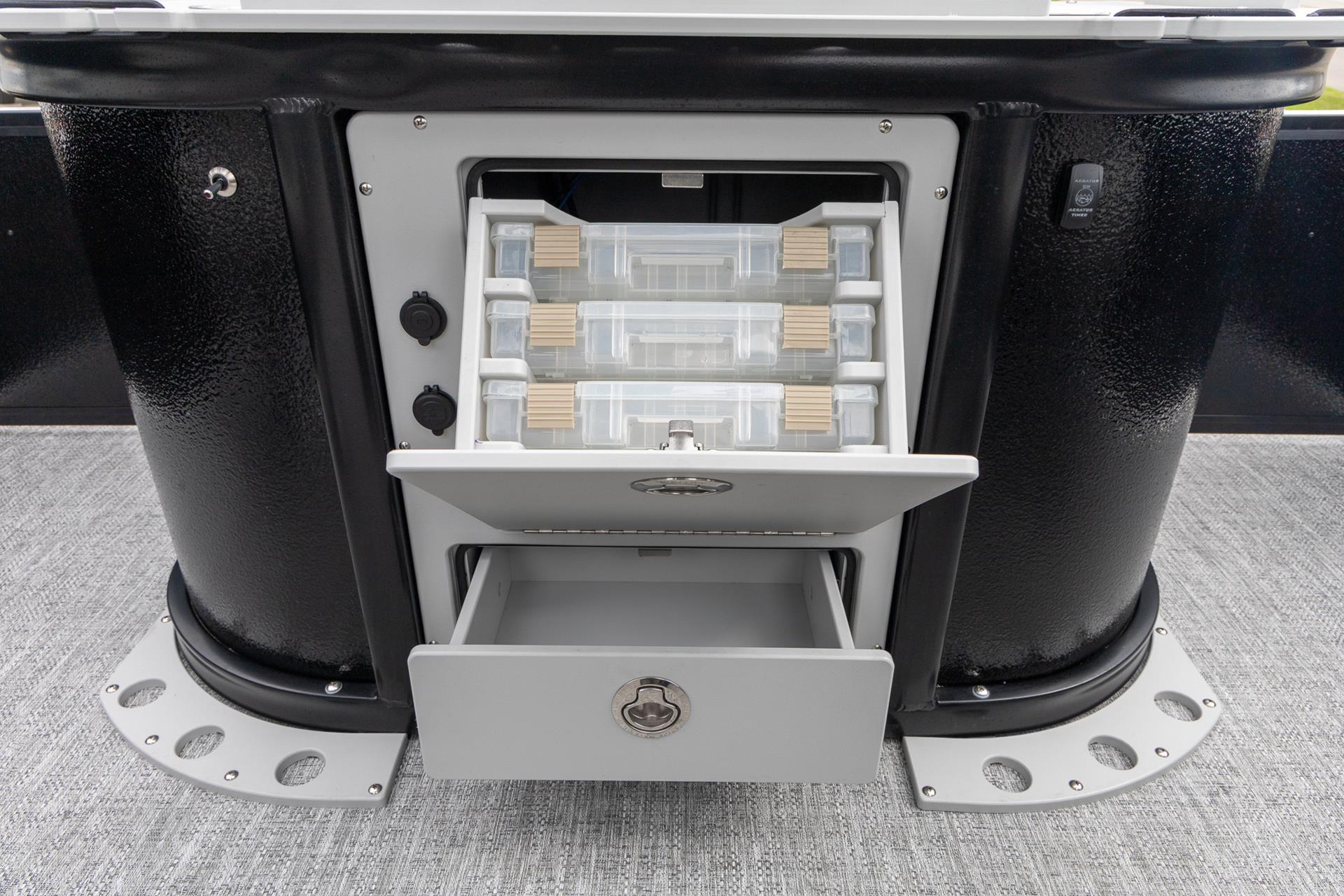 2025 Premier 230 Sunsation Angler 2PT in Saint Cloud, Minnesota - Photo 21